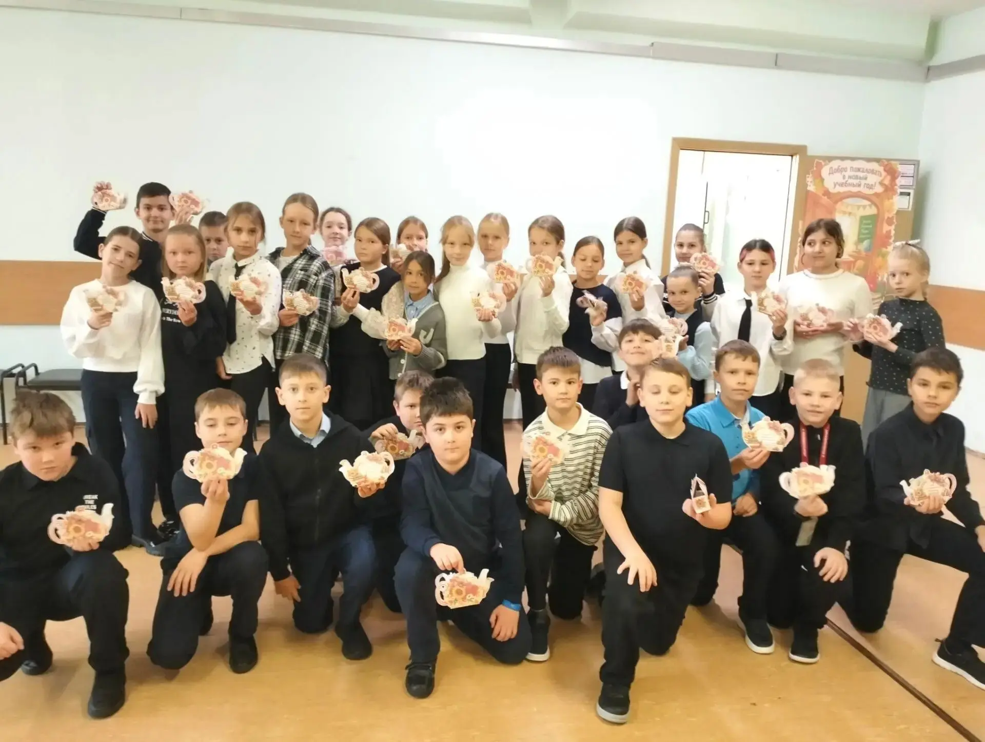 🎉 День уважения и доброты: школьники дарят тепло и заботу!