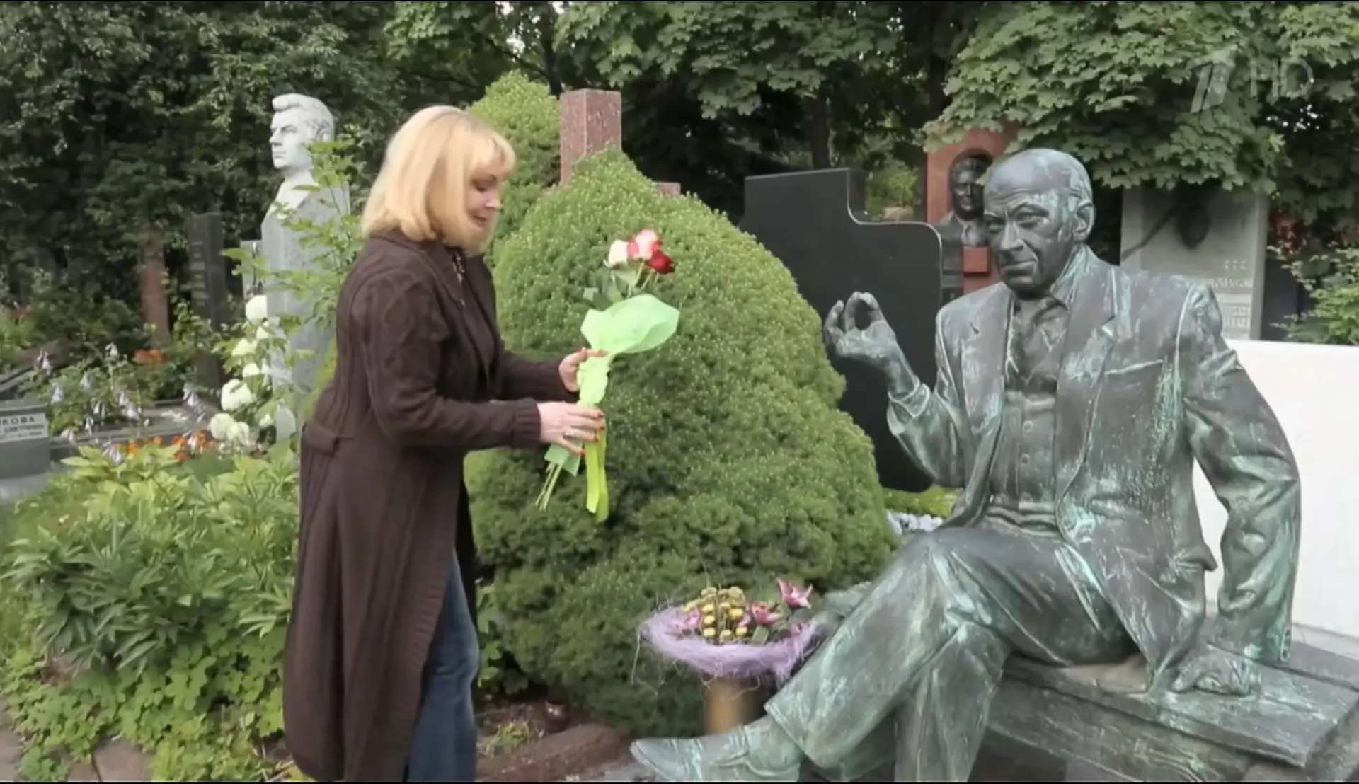 Красавица-жена, которая была младше на 37 лет, не смогла без него жить. К 100-летию Евс...