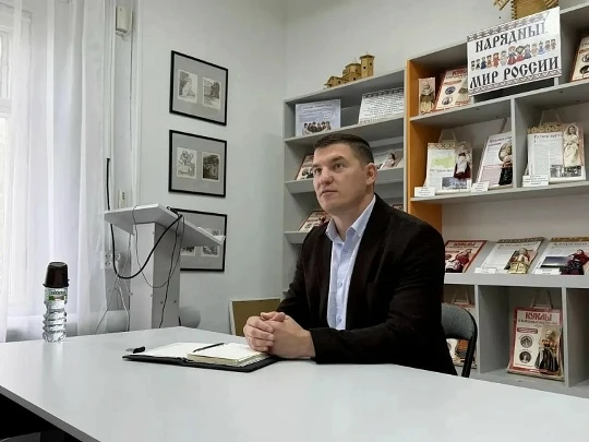 ✨В Устьянской районной библиотеке прошла встреча с Александром Шевченко — кандидатом в ...