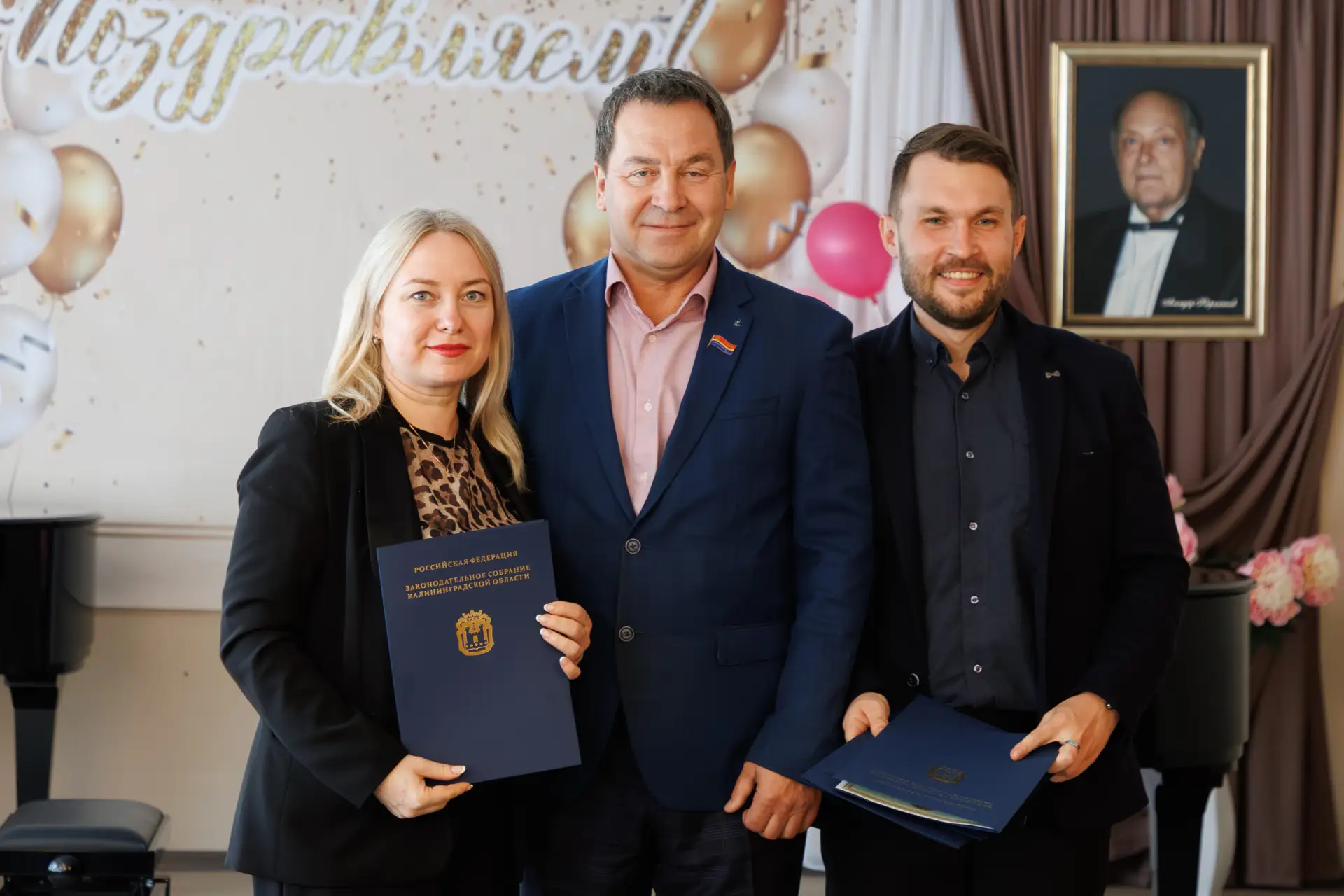 Сегодня в концертном зале Детской школы искусств им. А. Караманова царила особая праздн...