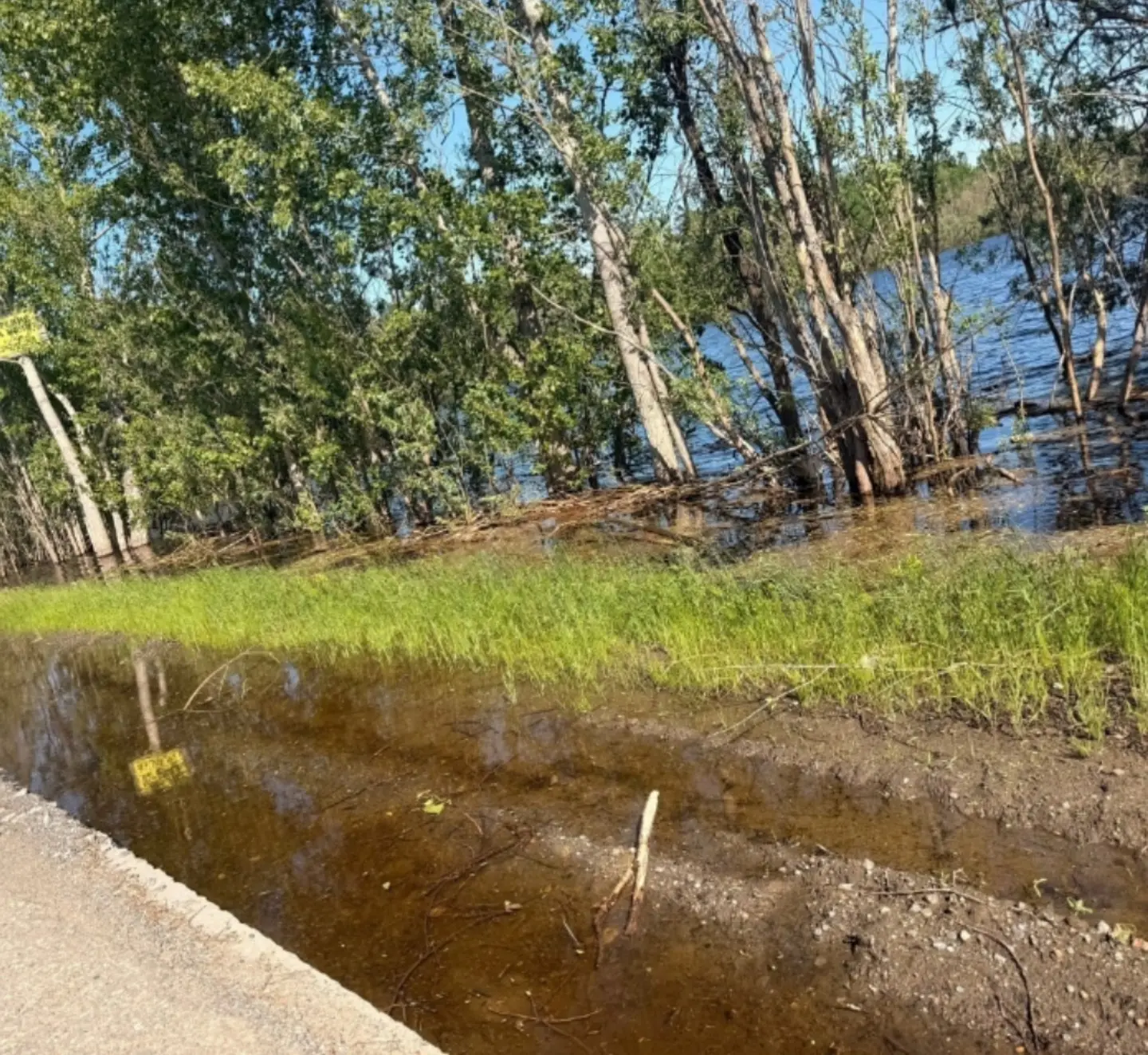РЭБ Флот Нижневартовск. Вода прибывает, а администрация бездействует. Вместо того чтобы...