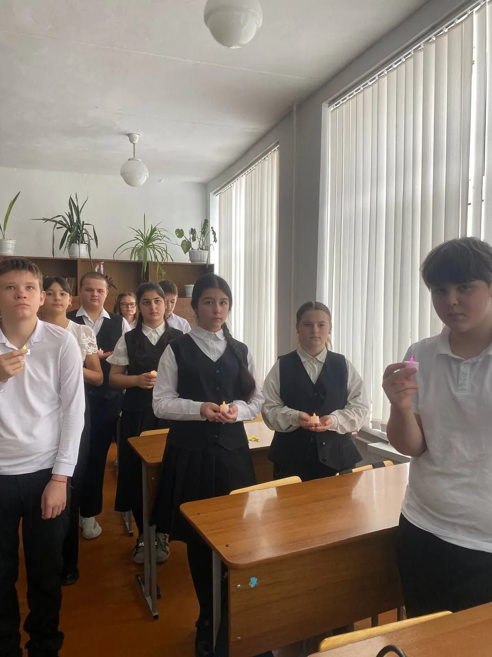 "Помнить - не забывать..." мероприятие в День памяти жертв Холокоста провели обучающиеся 7д класса. 