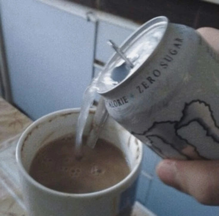 Сегодня отмечаемый день ЭНЕРГЕТИКА 🥫

отмечаем такое?

💋 — админ, я уже забыл вкус обычной воды..
