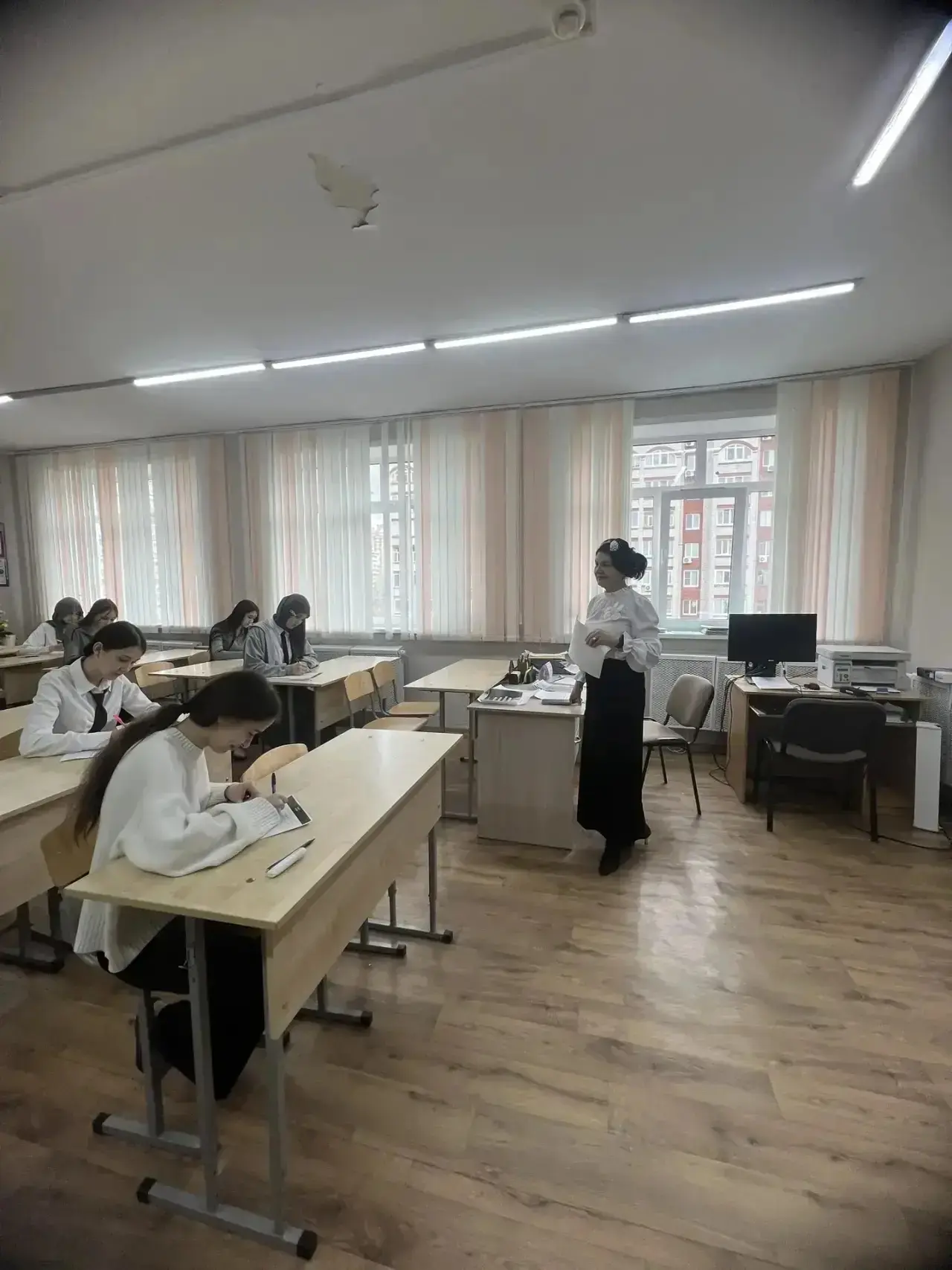 ✍🏻25 апрель көнне безнең гимназиябездә, дөньяның күп кенә мәйданчыкларындагы кебек үк, «Татарча дикт