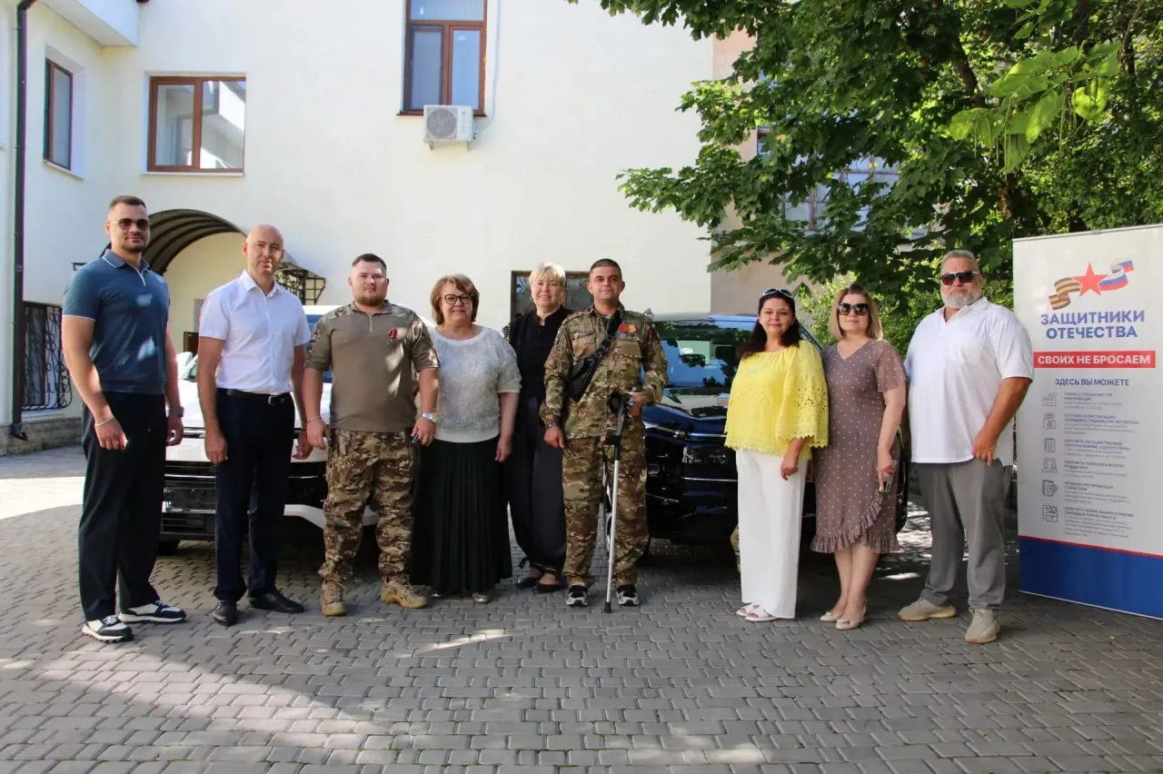 В Крыму ветеранам специальной военной операции вручили ключи от автомобилей

🔑 Ключи от новых машин