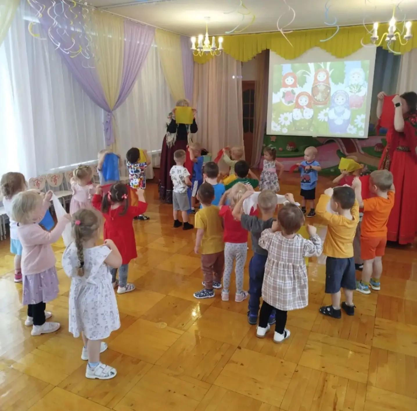 🤗Наши малыши сегодня  веселились с настоящей красавицей - русской матрёшкой.