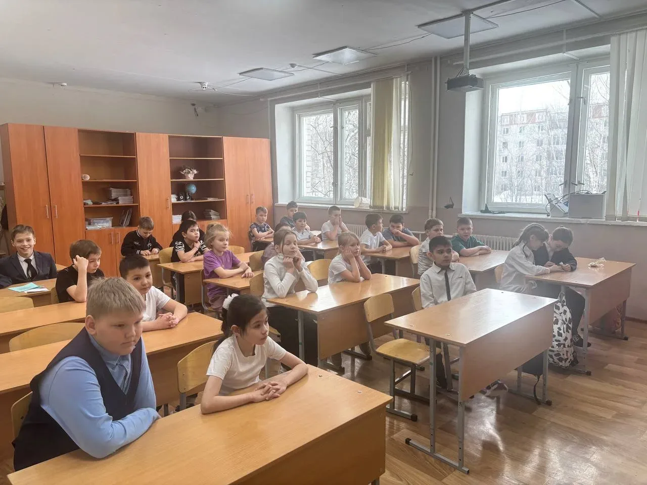 Сегодня в нашу школу приходили студенты из медицинского училища для профилактических бесед с ребятам