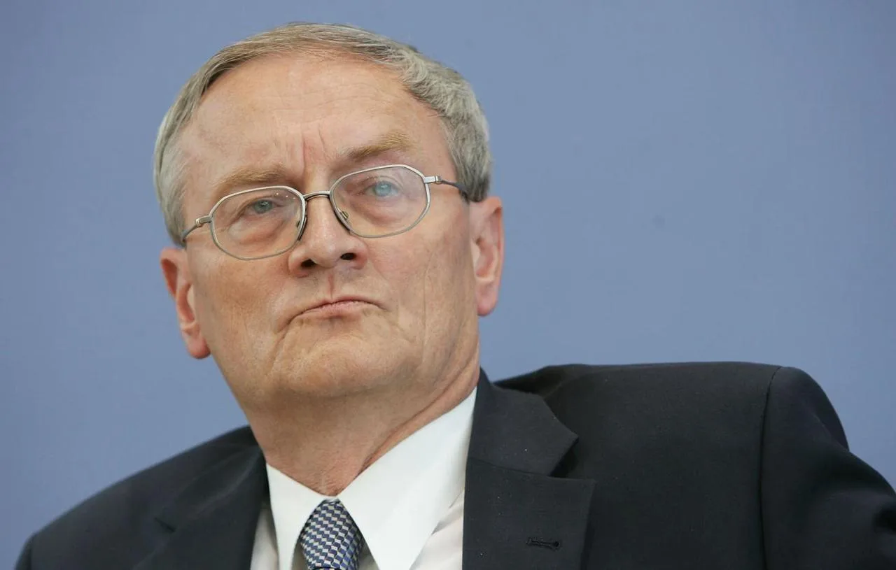 Экс-глава разведслужбы Германии задержан по подозрению в шпионаже.