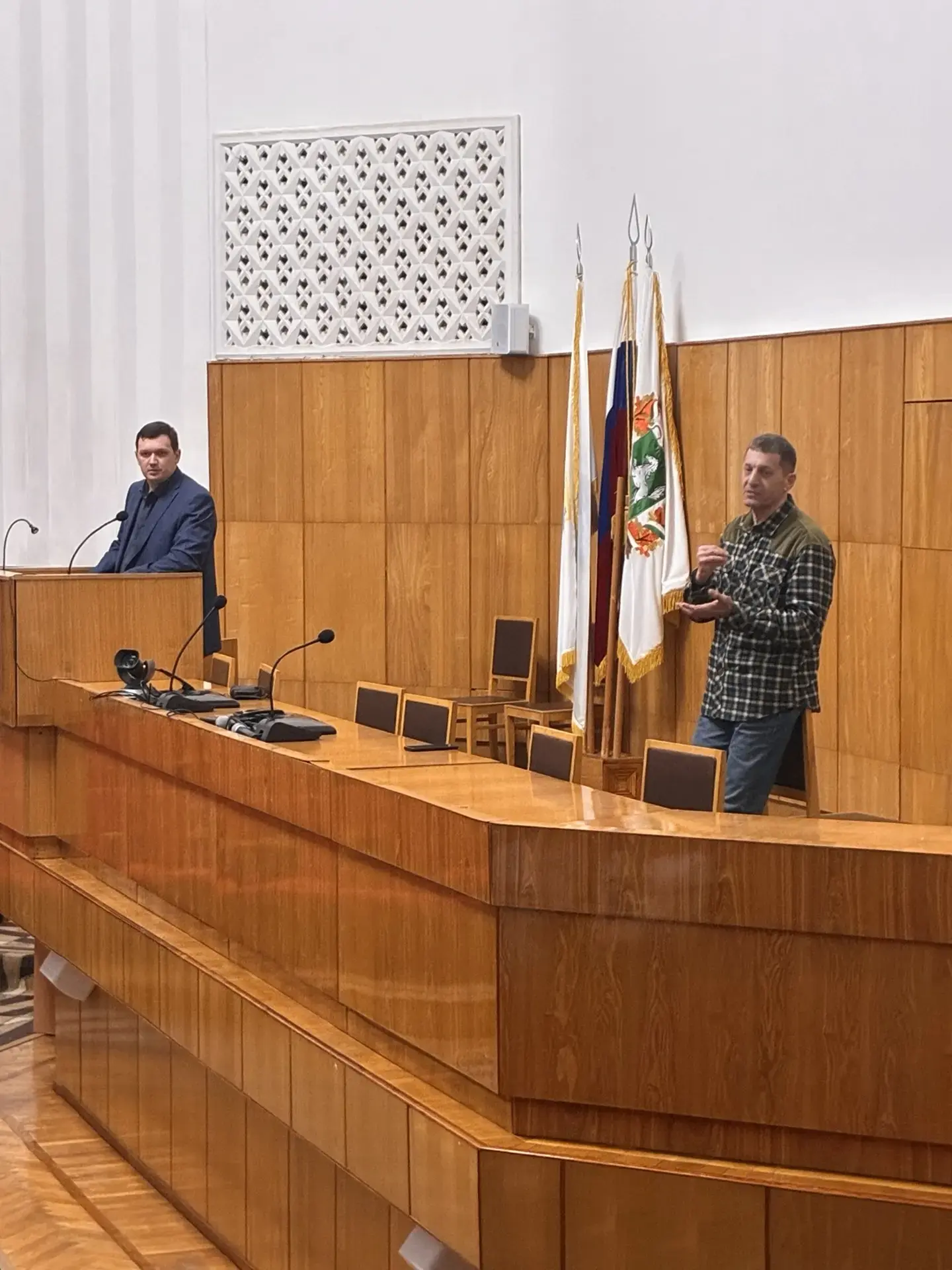 Вчера в большом зале Администрации заместитель Мэра по социальной политике В.В. Салмин и заместитель