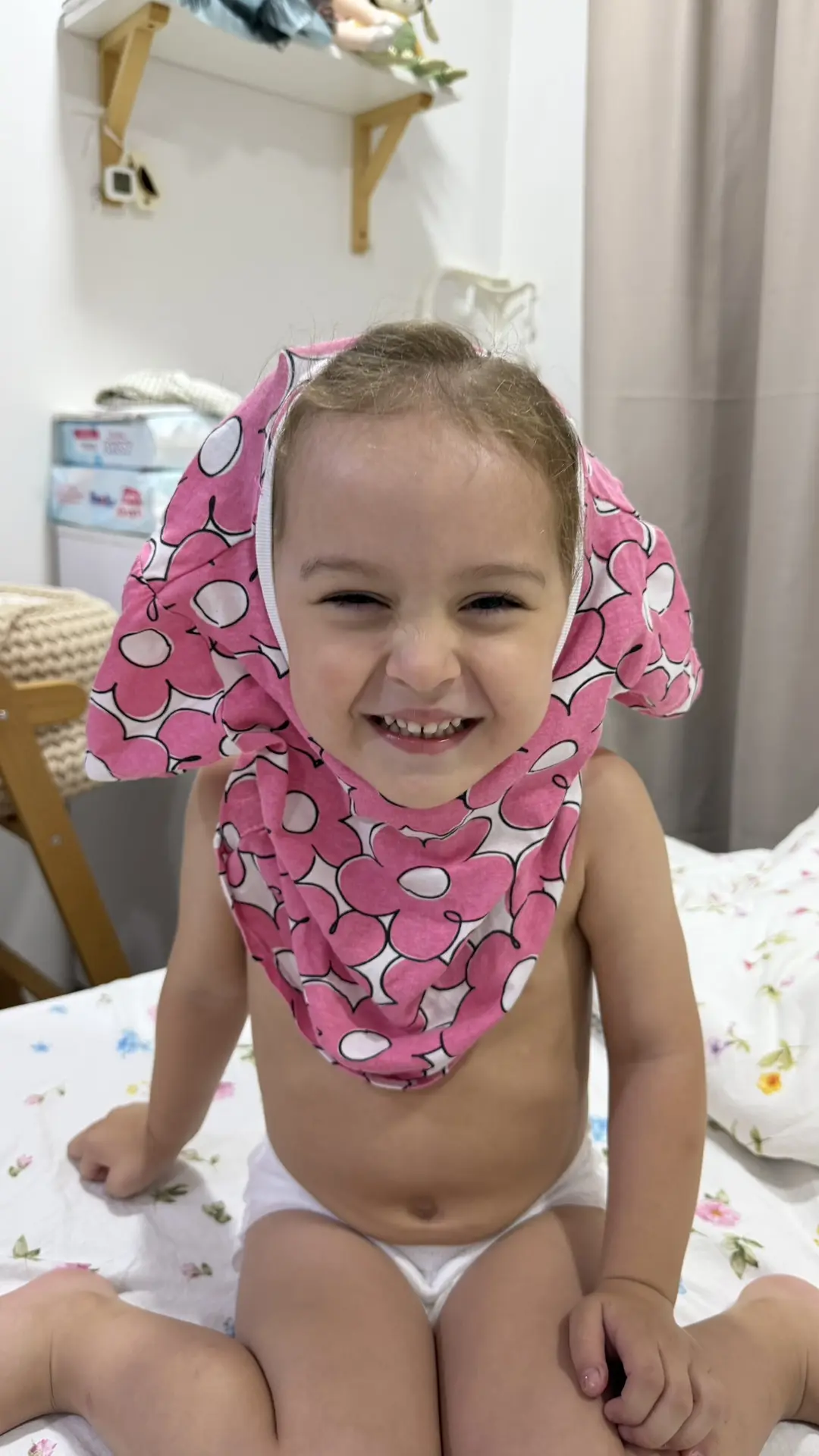 Такое утро😂Один в школу пошел, другая веселится, третий висит на сисе.