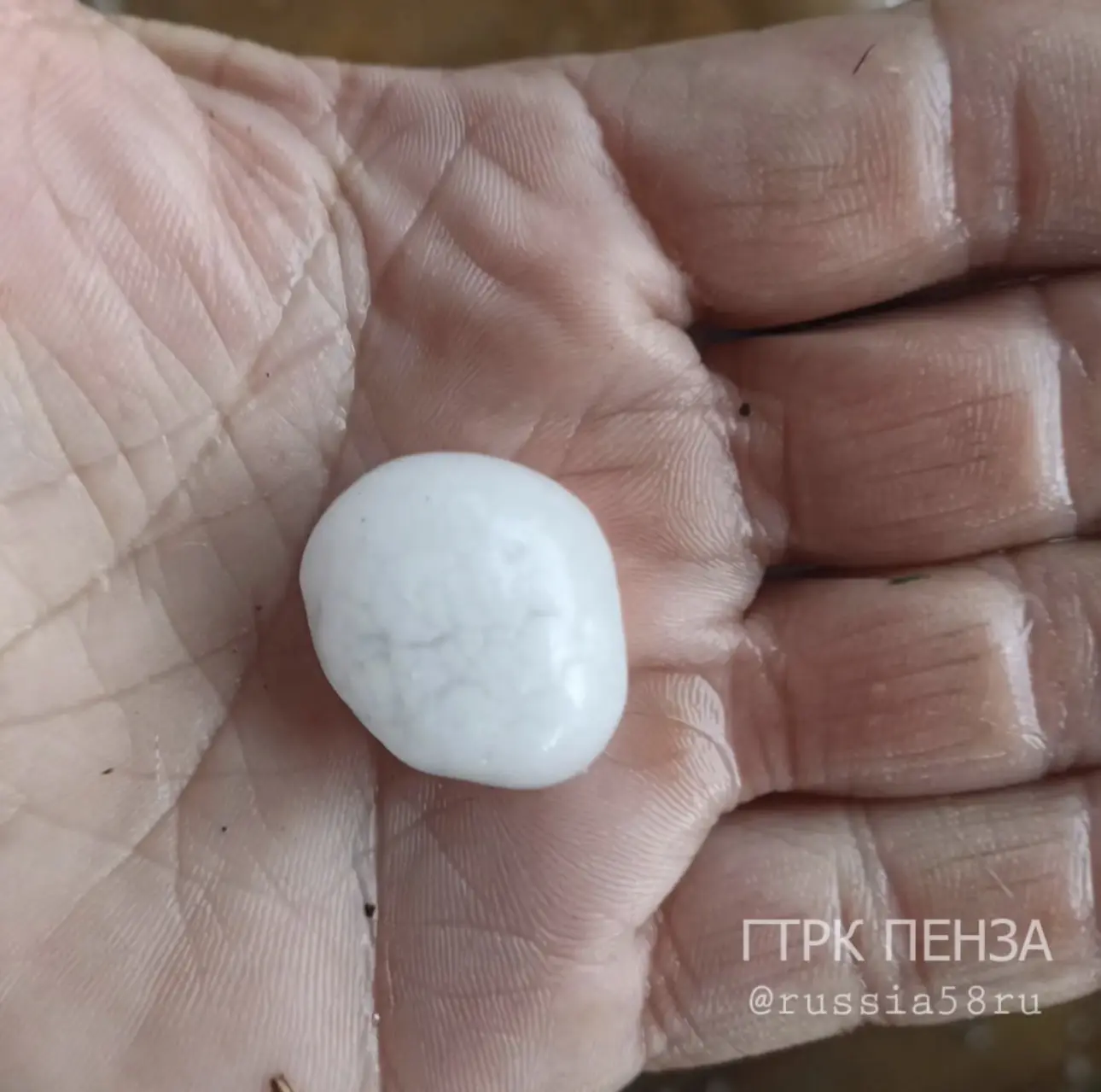 🫠⛈️Далеко не добрый день для жителей Мокшанского района   Крупный град сегодня шел в Михайловке. С п