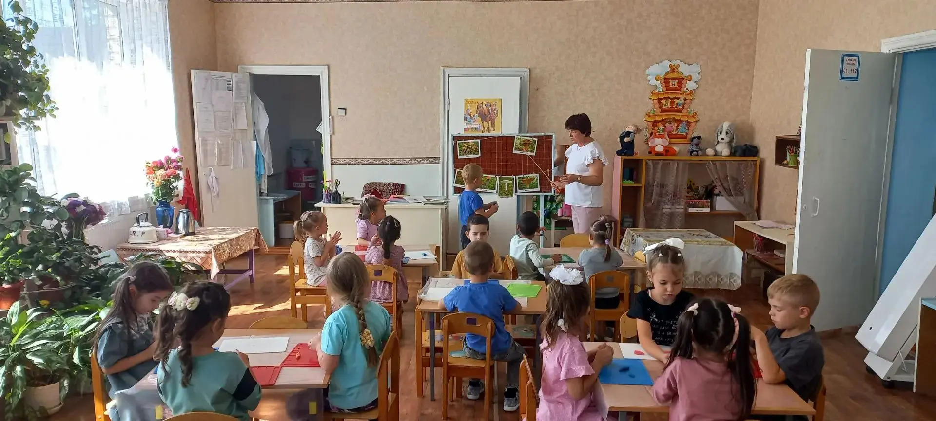 Художественно- эстетическое развитие в старшей группе (лепка) по теме   "Грибы"