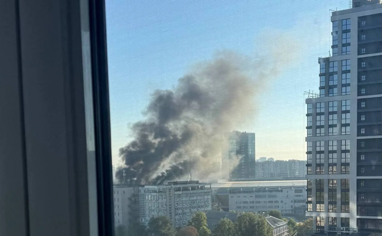 🚁💥Дрон атаковал здание «Укртелекома» в Днепропетровске