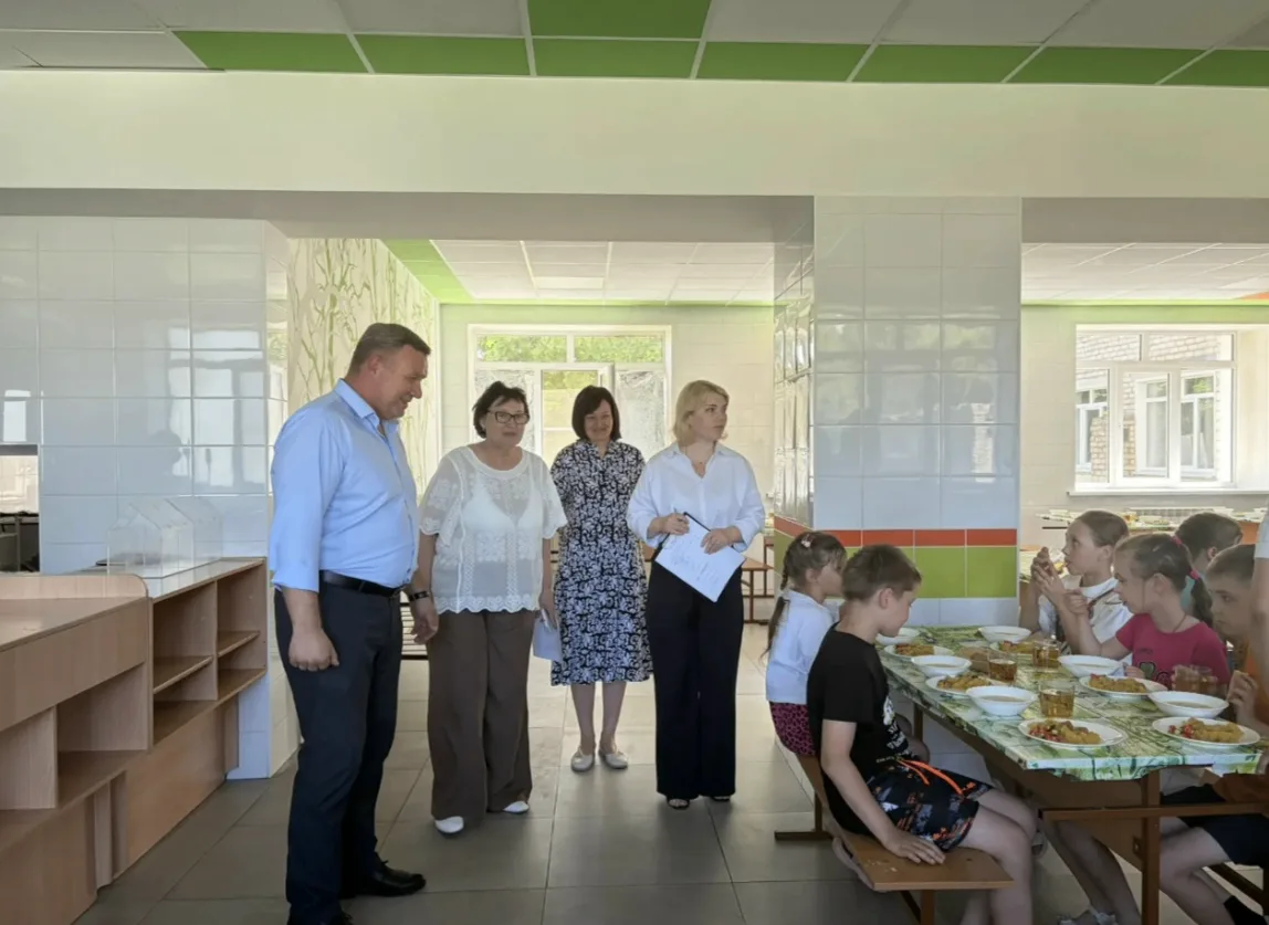 Общественники Поворино и Поворинского района проверили пришкольные лагеря.По результатам проверки мо