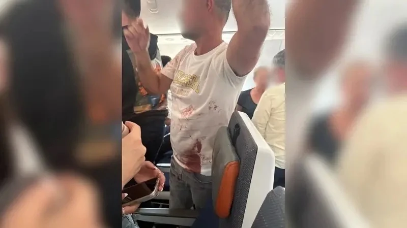 🚨Украинский пилот напал на русского капитана авиалайнера на рейсе Дубай — Тель-Авив.