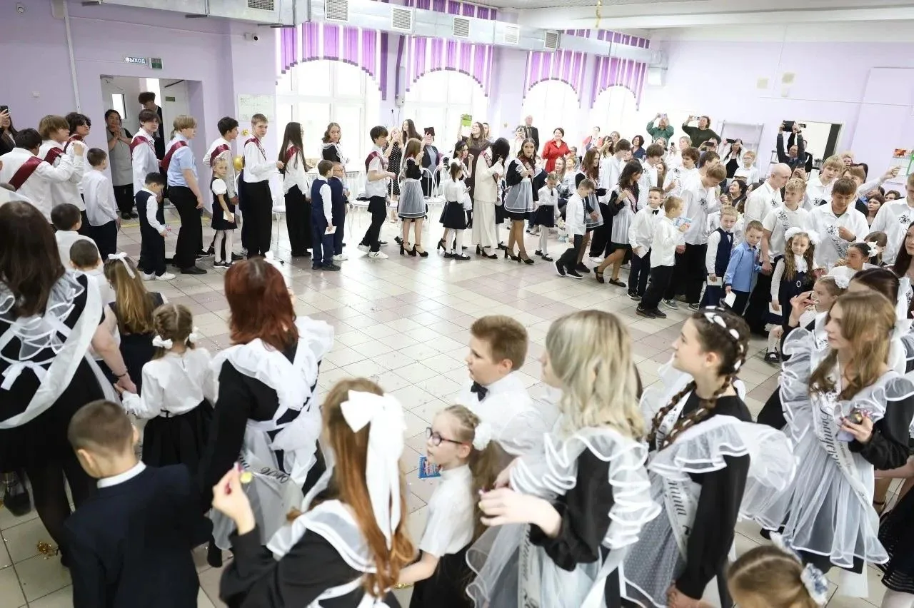 🗓️ 26 мая в нашей школе прошёл трогательный и незабываемый праздник — Последний звонок для 9-классн