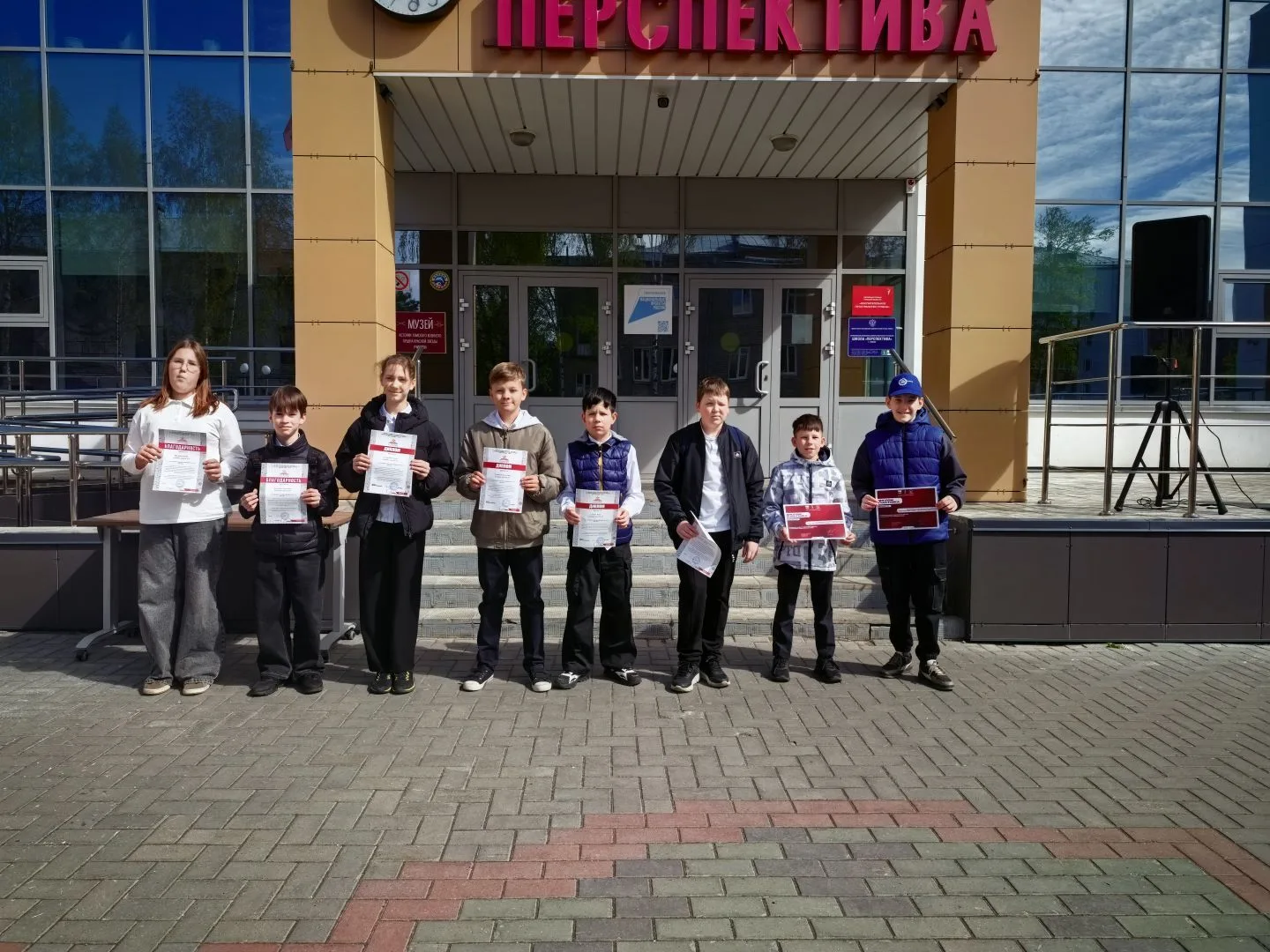 "Последняя линейка" в 5–6? Это не грусть, а перезагрузка 😎  Пока старшеклассники плачут в жилетки и 