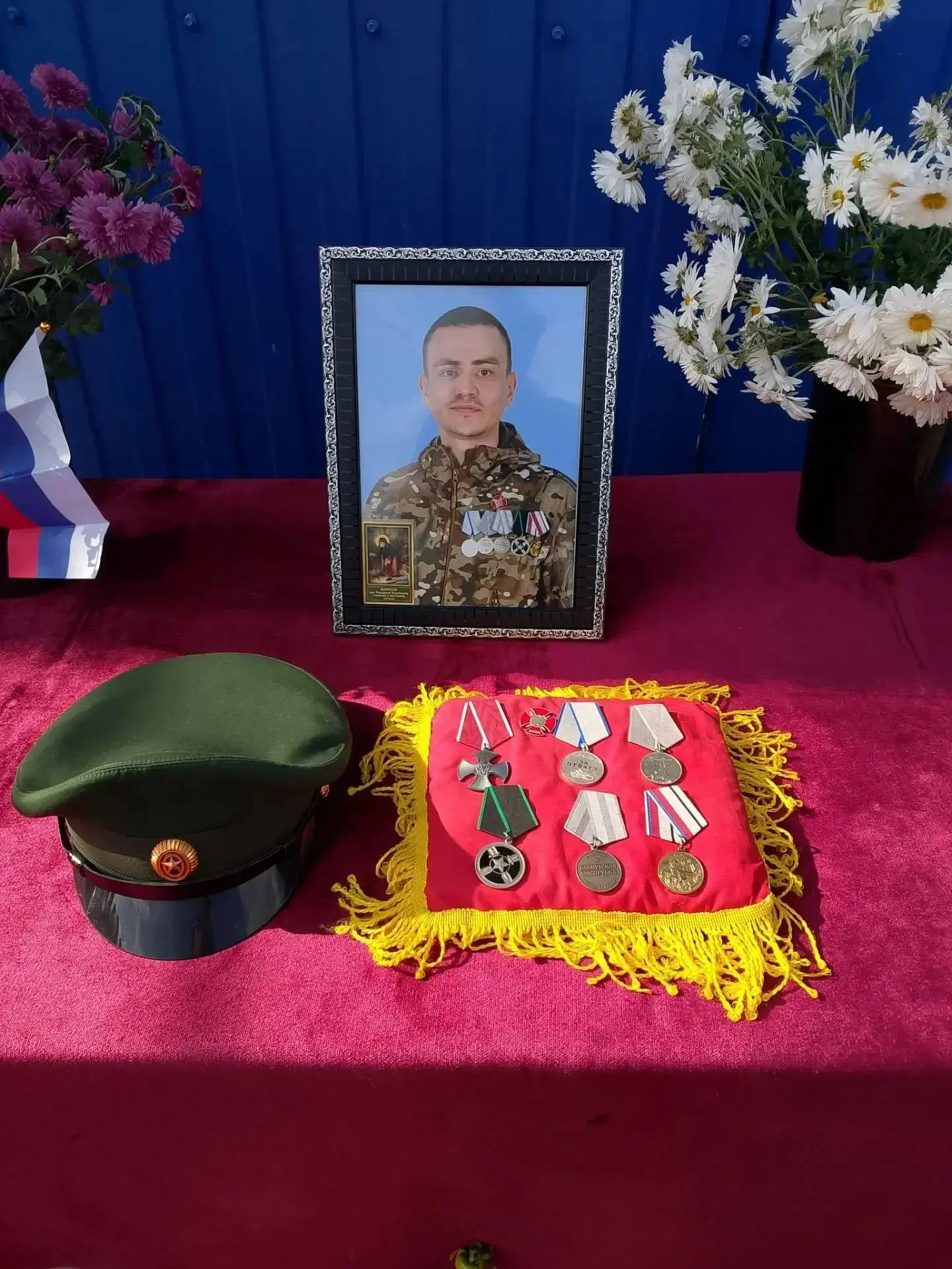 🇷🇺На фасаде дома, где жил Герой СВО Алексей Васильевич Малеев, установили памятную доску