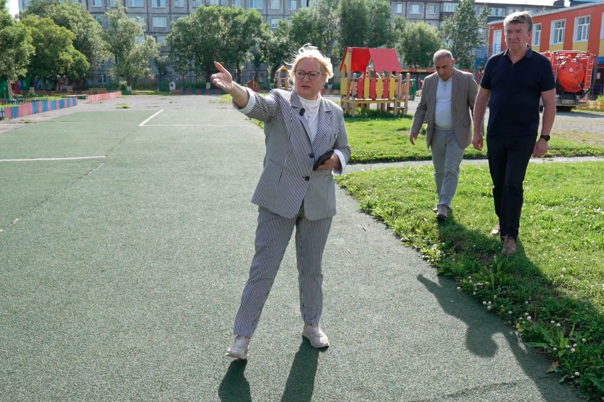В детском саду № 56 Петропавловска-Камчатского обновляют уличную игровую зону — работы ...