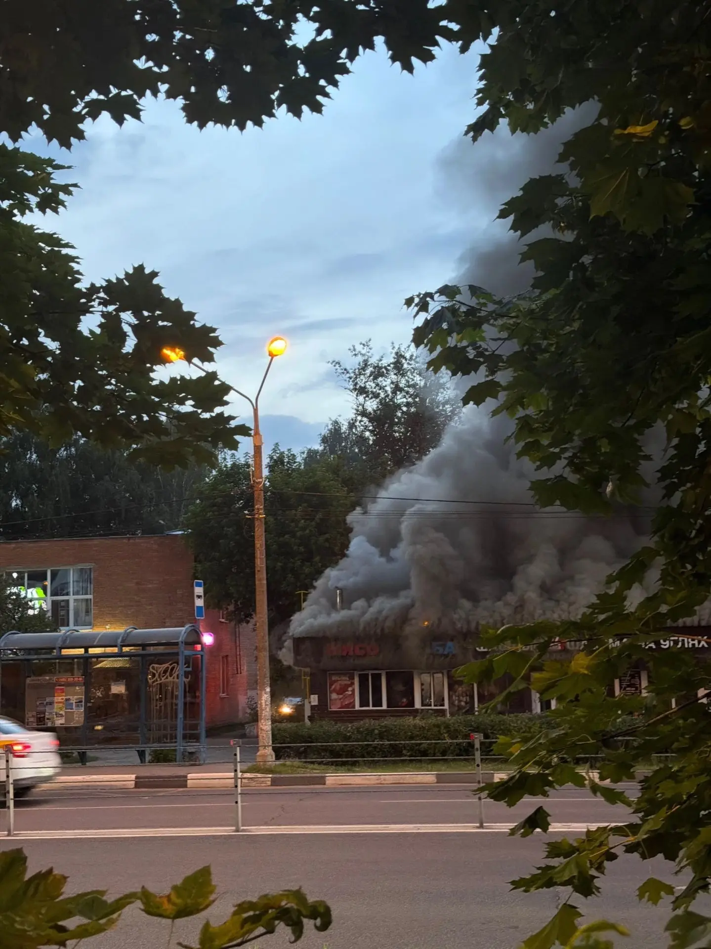 Павильон у "Кометы" загорелся в Егорьевске