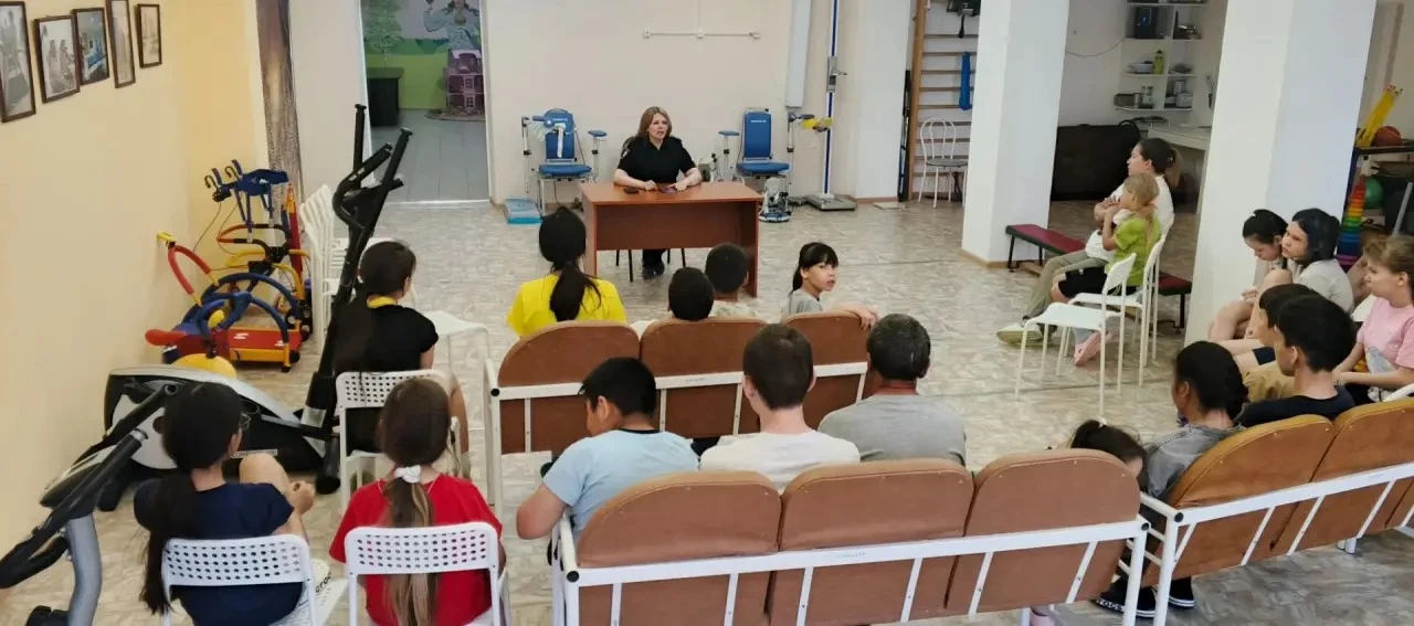 🎉 К нам в гости заглянула настоящий герой в погонах — младший лейтенант полиции Оксана Олеговна Кор