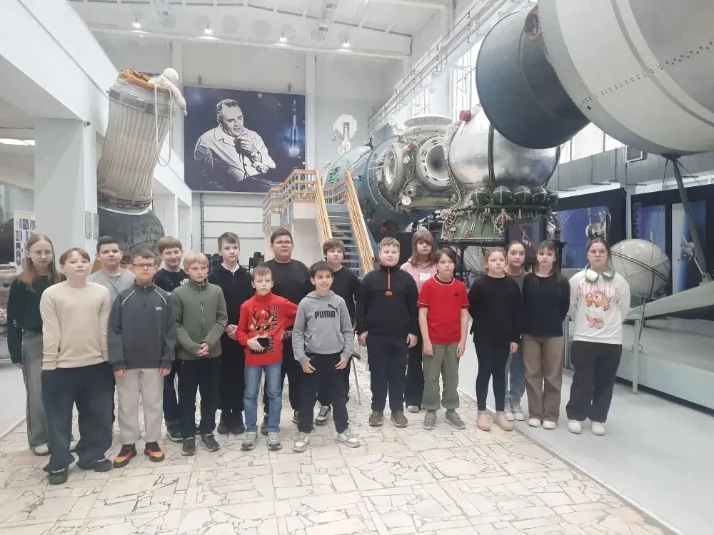 День космонавтики 🚀  На этой неделе ученики 4 и 5 классов нашего центра образования совершили волшеб