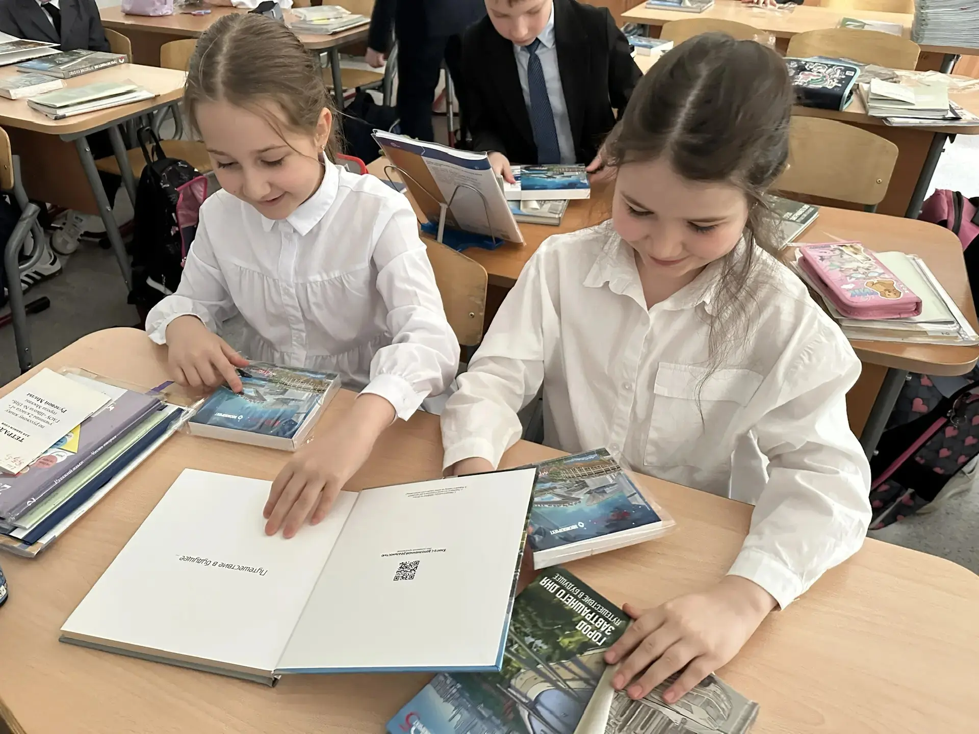 Такие разные уроки  И снова во 2-Г классе гость - папа Ярослава Богомолова Артём Сергеевич. Артём Се