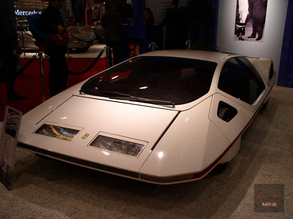 🛸 Ferrari, который выглядел как реквизит из будущего

Ferrari 512 S Modulo показали в 1970 году на 