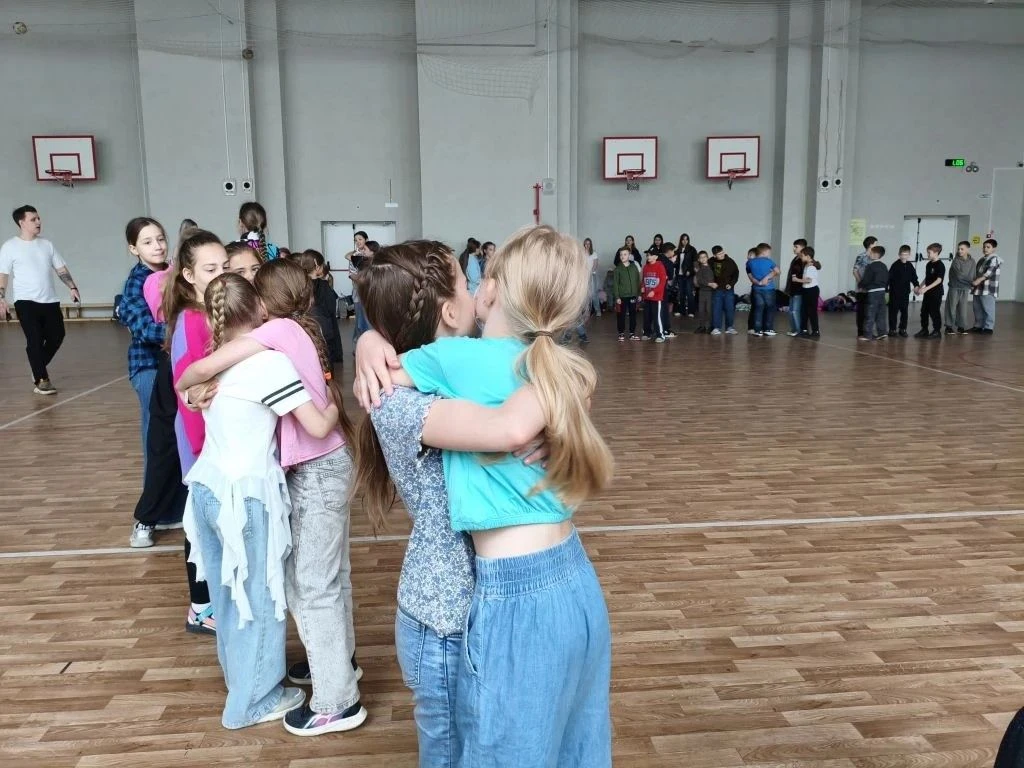 В день защиты детей на базе лицея начал свою работу ДОЛ "Солнышко"! Поздравляем детей и...