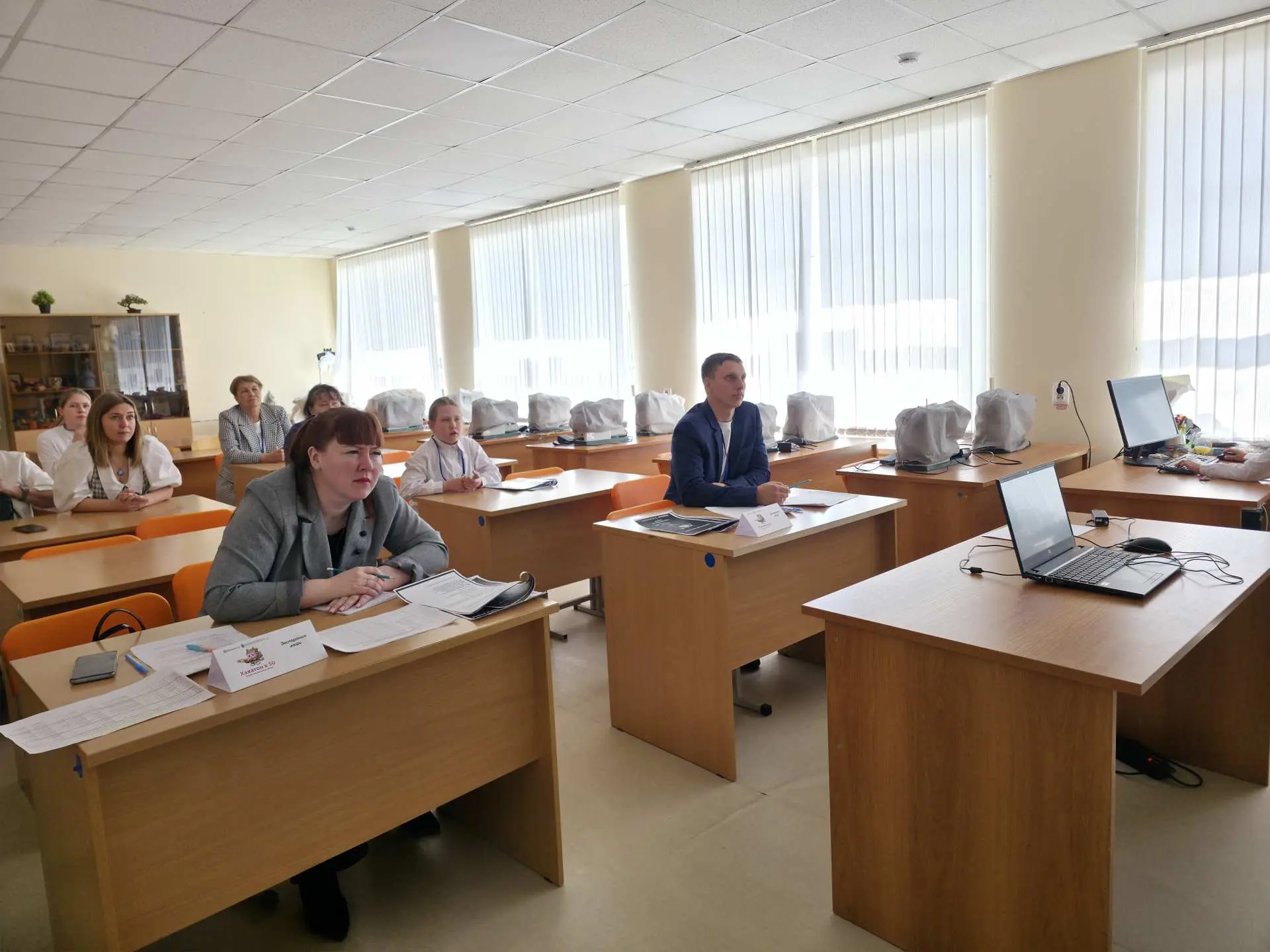 Педагог в жюри Хакатона уральских сказок: сохранение наследия через творчество