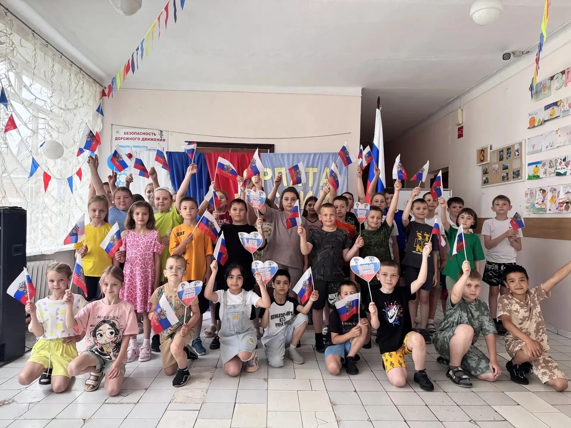 11 июня в  нашем пришкольном лагере царила атмосфера праздника и единения в преддверии Дня России! В