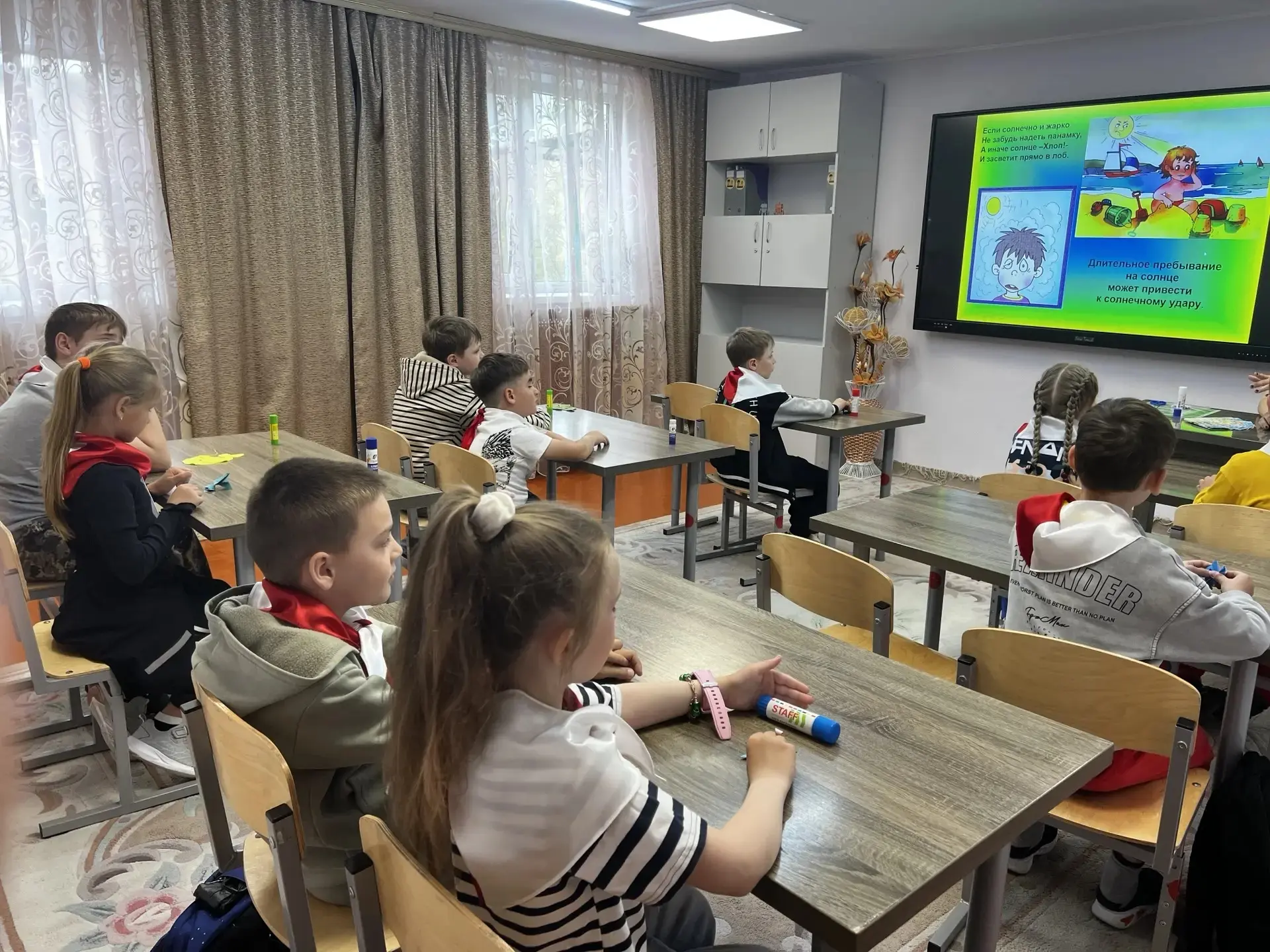 В рамках обеспечения безопасности несовершеннолетних в летний период с обучающимися Дома детского тв