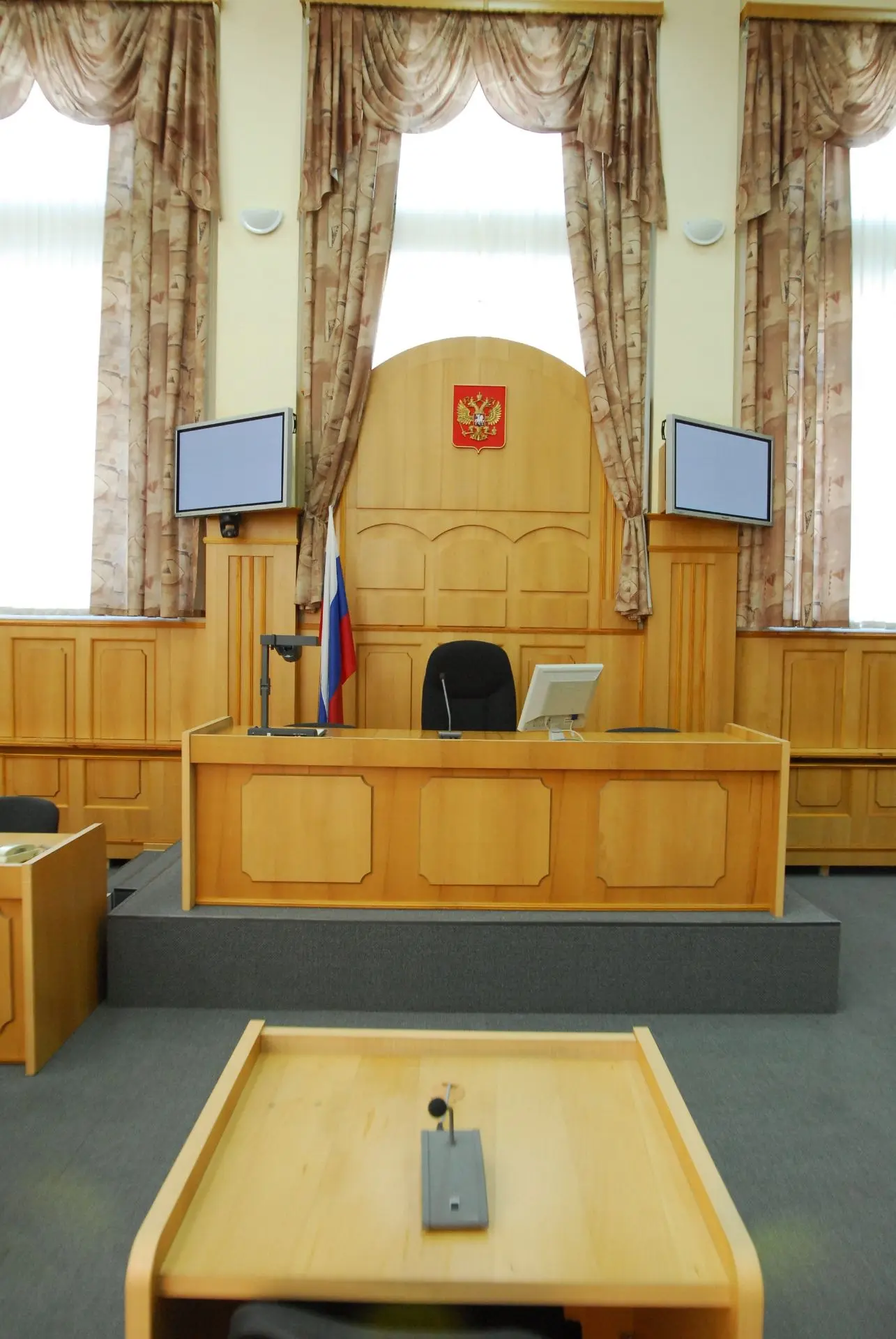 Челябинский областной суд оставил под стражей обвиняемого в мошенничестве в особо крупн...