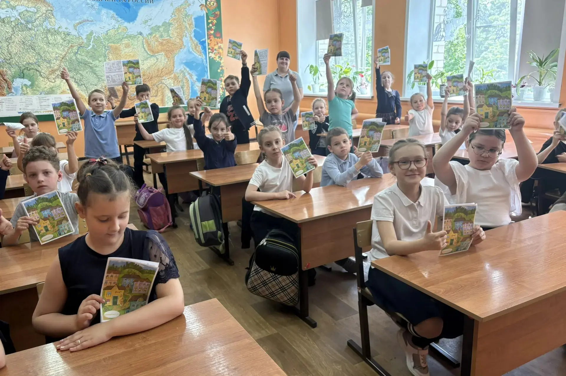 Лето на пороге — а 1 «А» уже готов к приключениям! ☀️🏖️      Ученики встретились с Мариной Владимиро