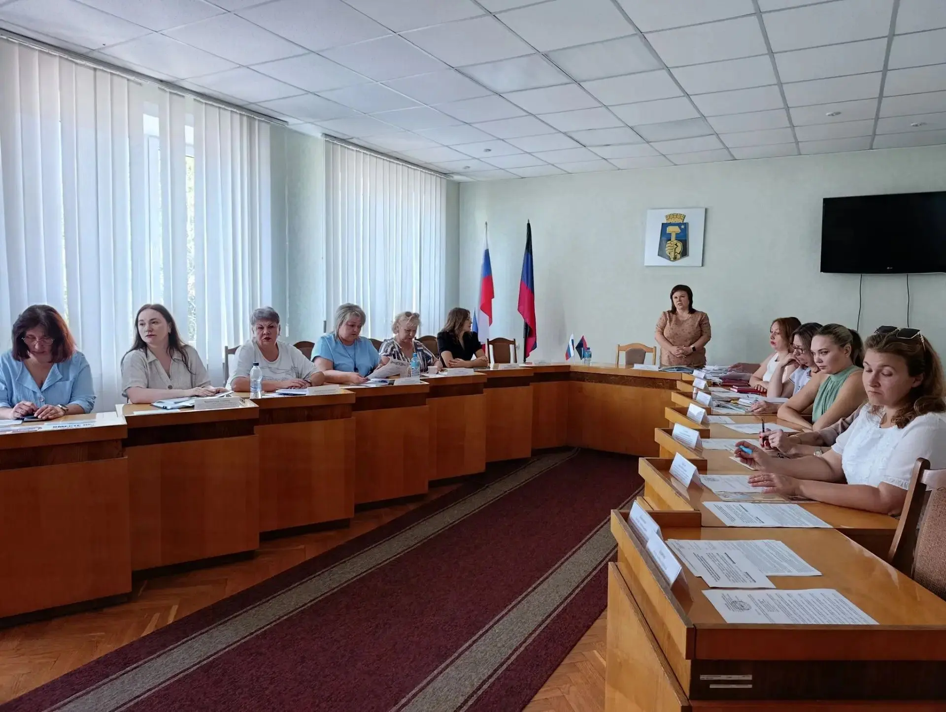 В здании Управы Пролетарского внутригородского района Администрации городского округа Д...