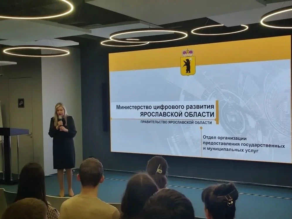 📊 Студенты и преподаватели факультета социально-политических наук приняли участие в открытом диалоге
