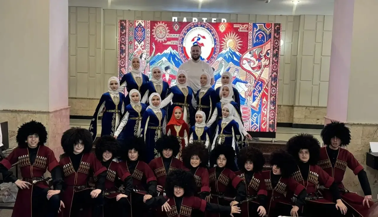 Поздравляем наших талантливых учеников!  🏆Наши девочки в составе ансамбля стали лауреатами II степен