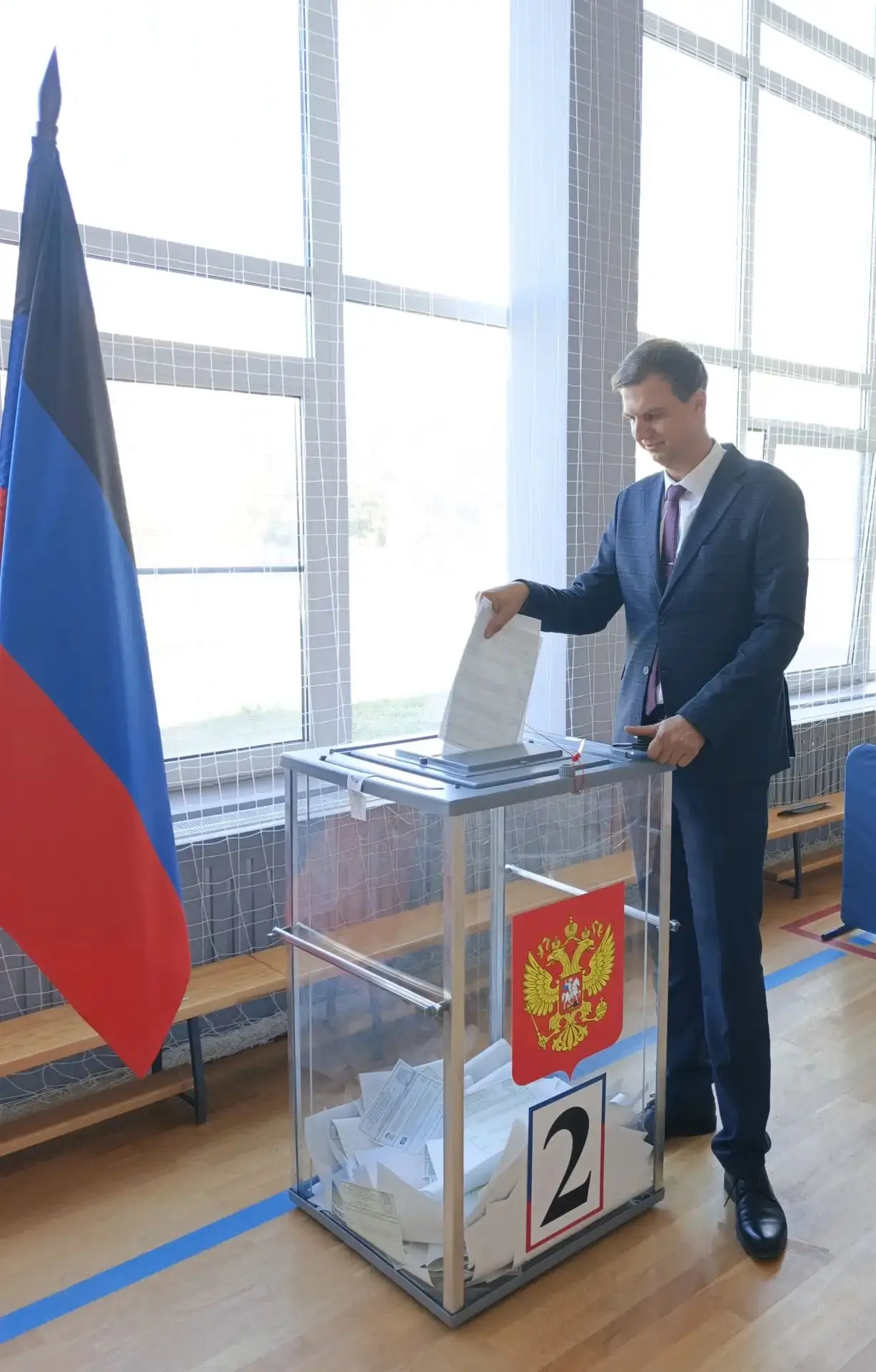 🗳️ Актив Мариуполя делает выбор: Дмитрий Ковалёв и старшие по домам проголосовали на в...