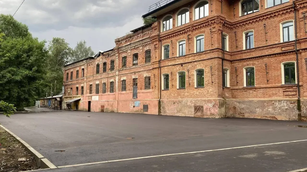 В Наро-Фоминске завершается благоустройство двора у дома № 3 по улице Ленина