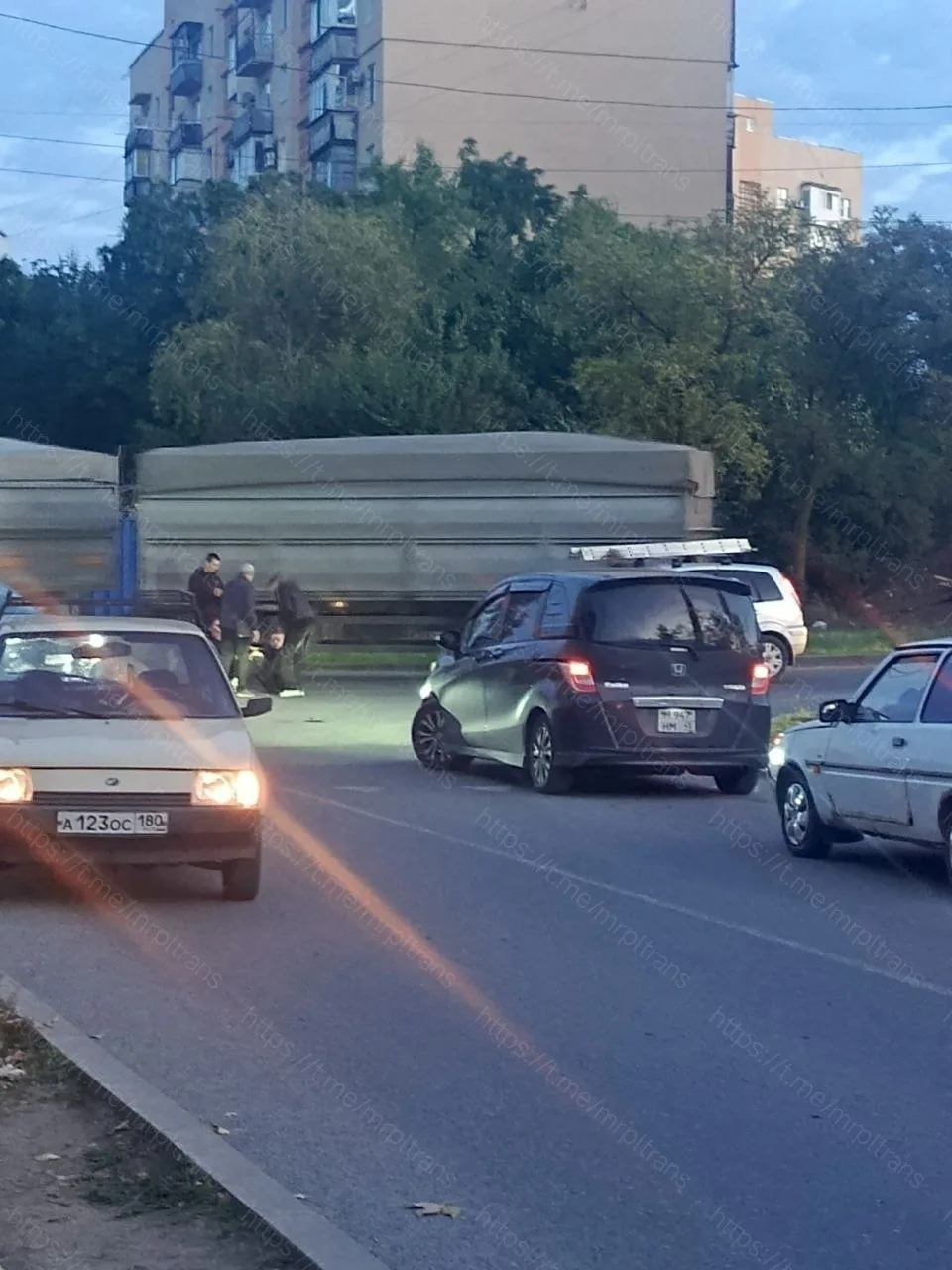 На улице Солнечной сбили парня на мотоцикле