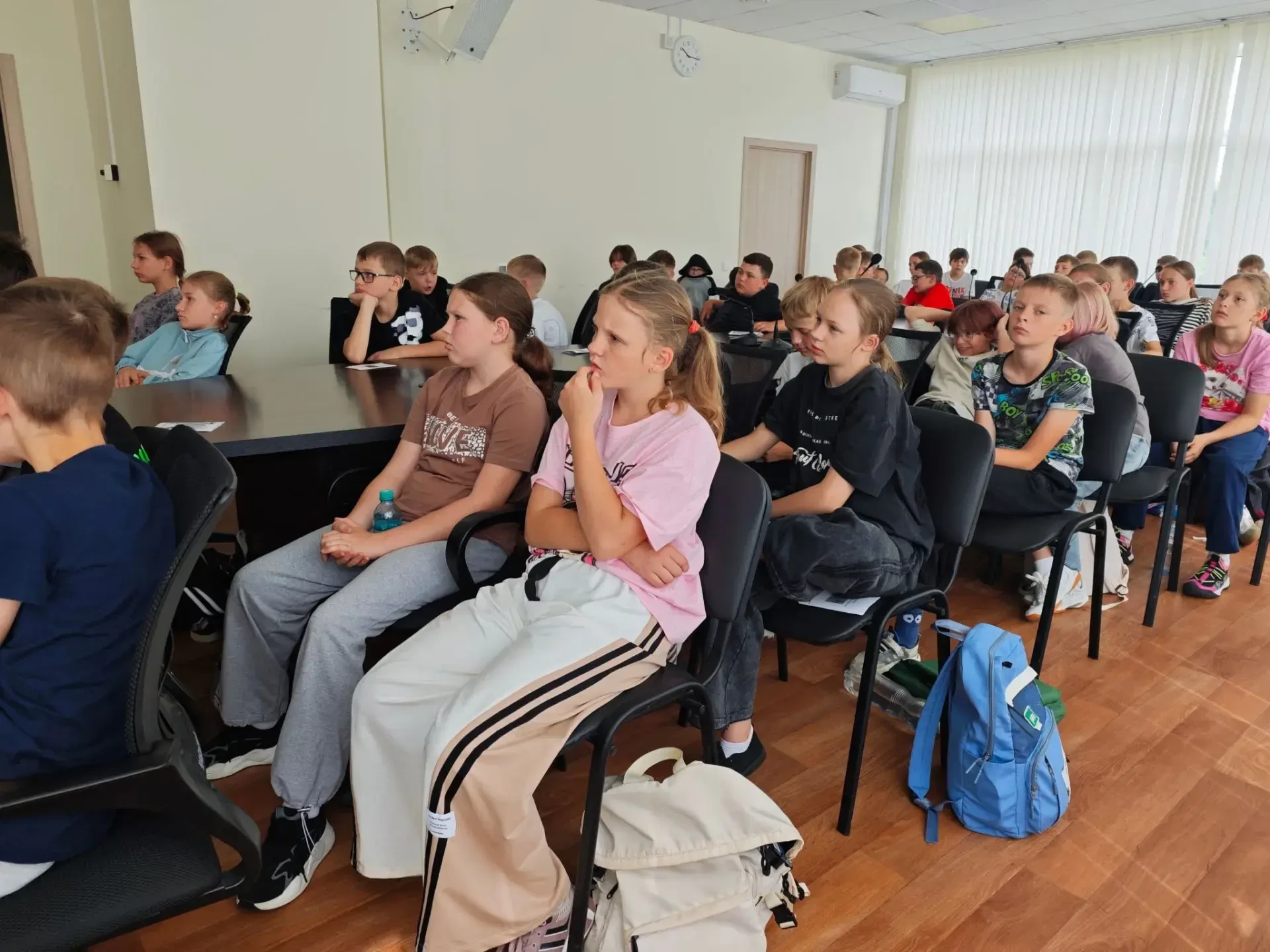 🏐 Юные волейболисты дневного лагеря получили новые знания на тематической лекции по волейболу!

В р