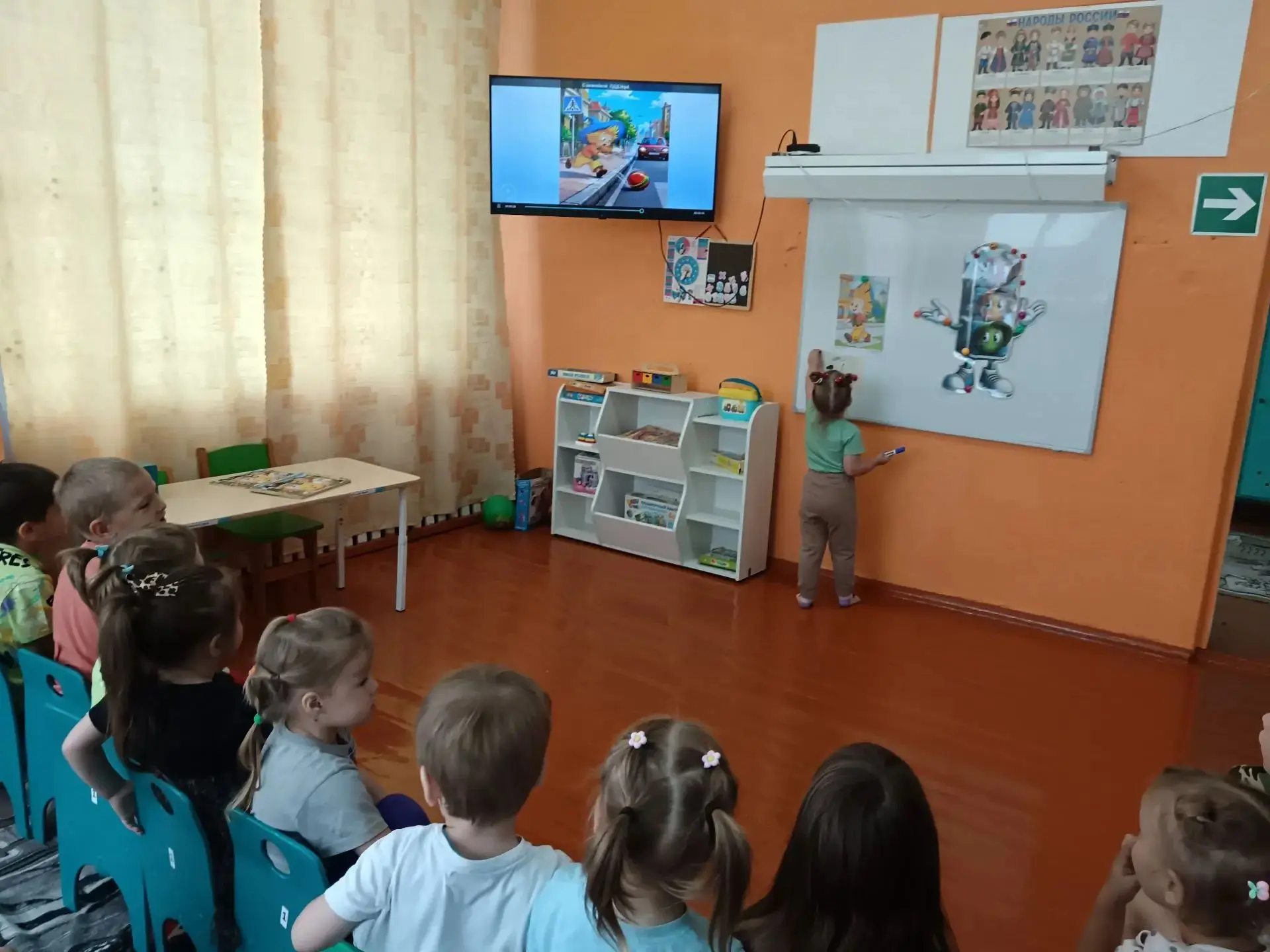 В детском саду прошло необычное занятие по ПДД, которое сопровождалось презентацией, Лю...