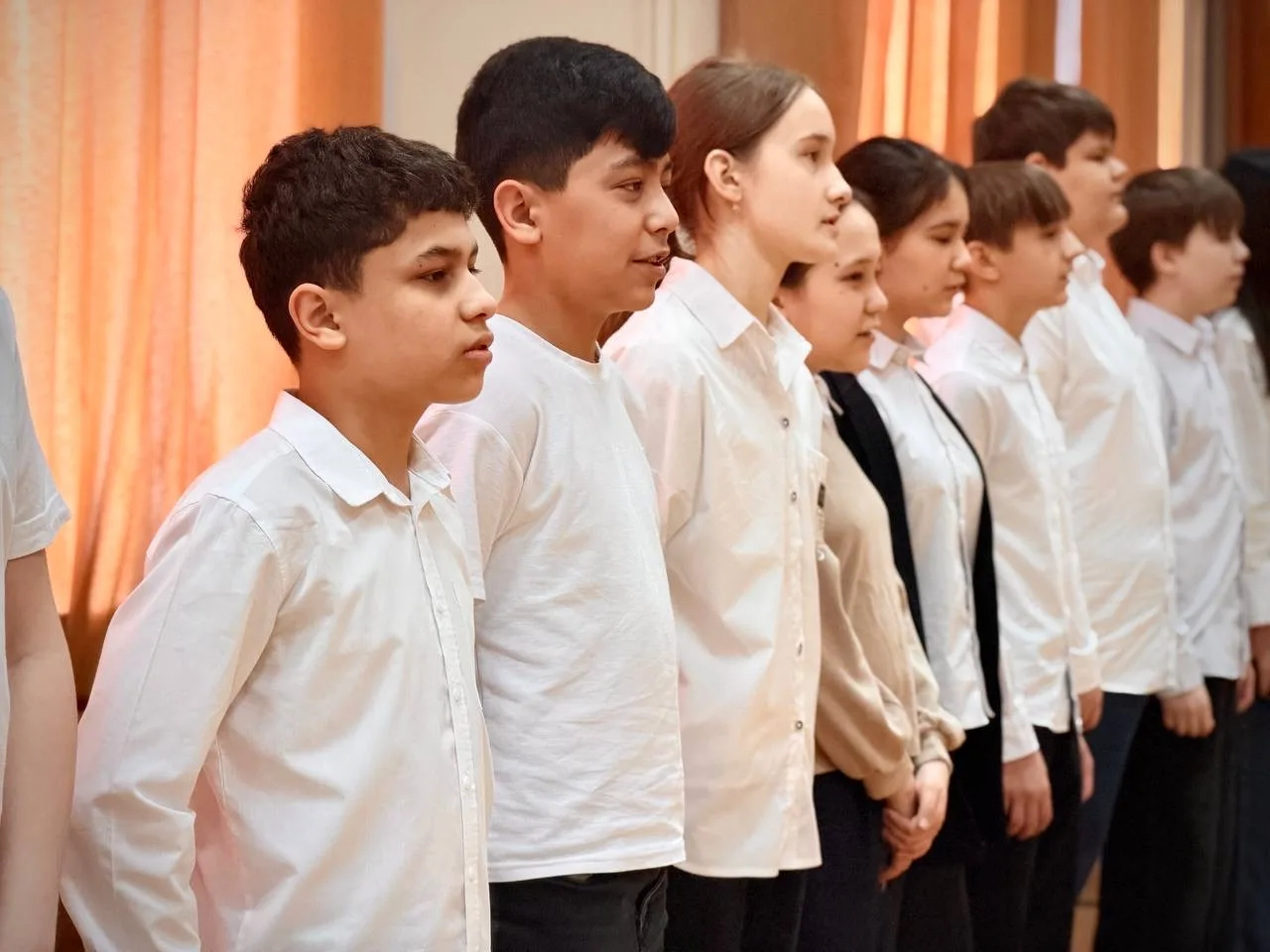 🇷🇺 Учебный день начался с торжественной церемонии поднятия Государственного флага Российской Федерац