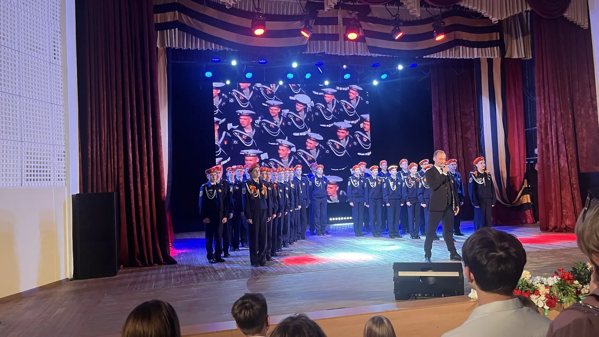 Сегодня состоялся V городской патриотический форум «Служить России!». Это был не просто слёт, а наст