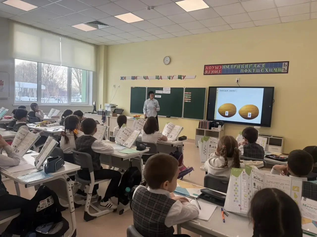 🎓 12 марта День математики, мы снова погружается в мир интересного💫 Сегодня прошёл Брейн ринг по мат