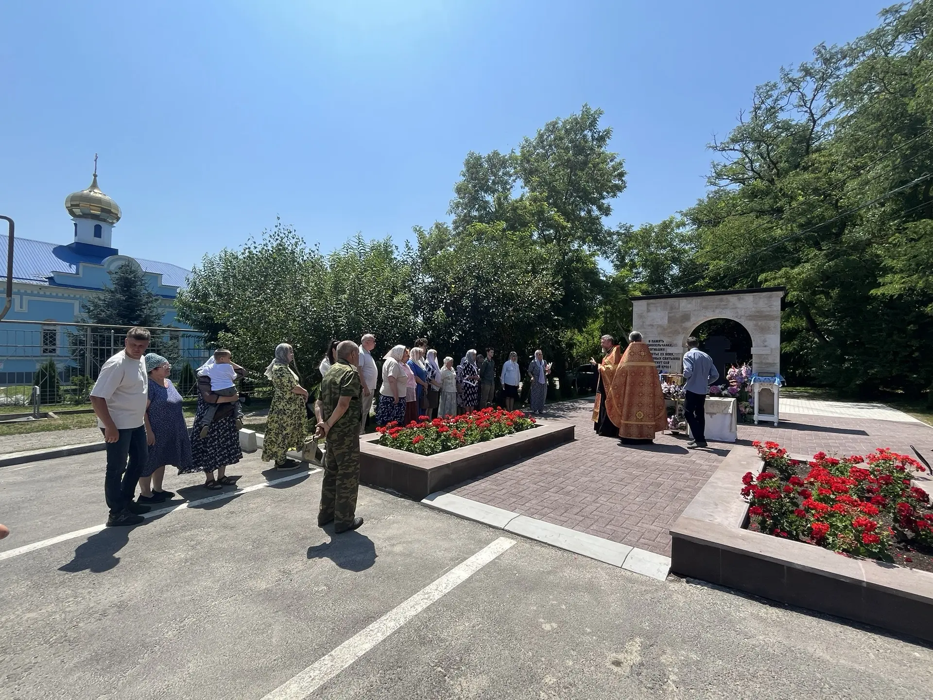 Сегодня особенный день для нашего села. Около  храма Казанской иконы Божией Матери, в п...