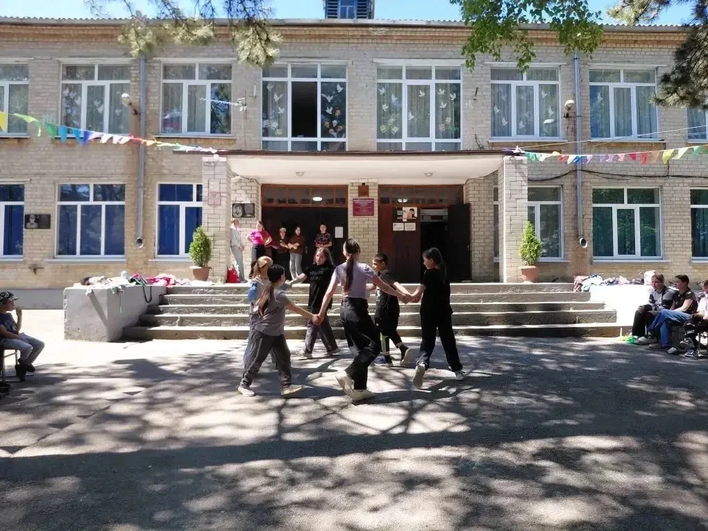 🇷🇺 Четвёртый день в лагере: Свои среди своих! 

День пролетел на одном дыхании — от народных мотив