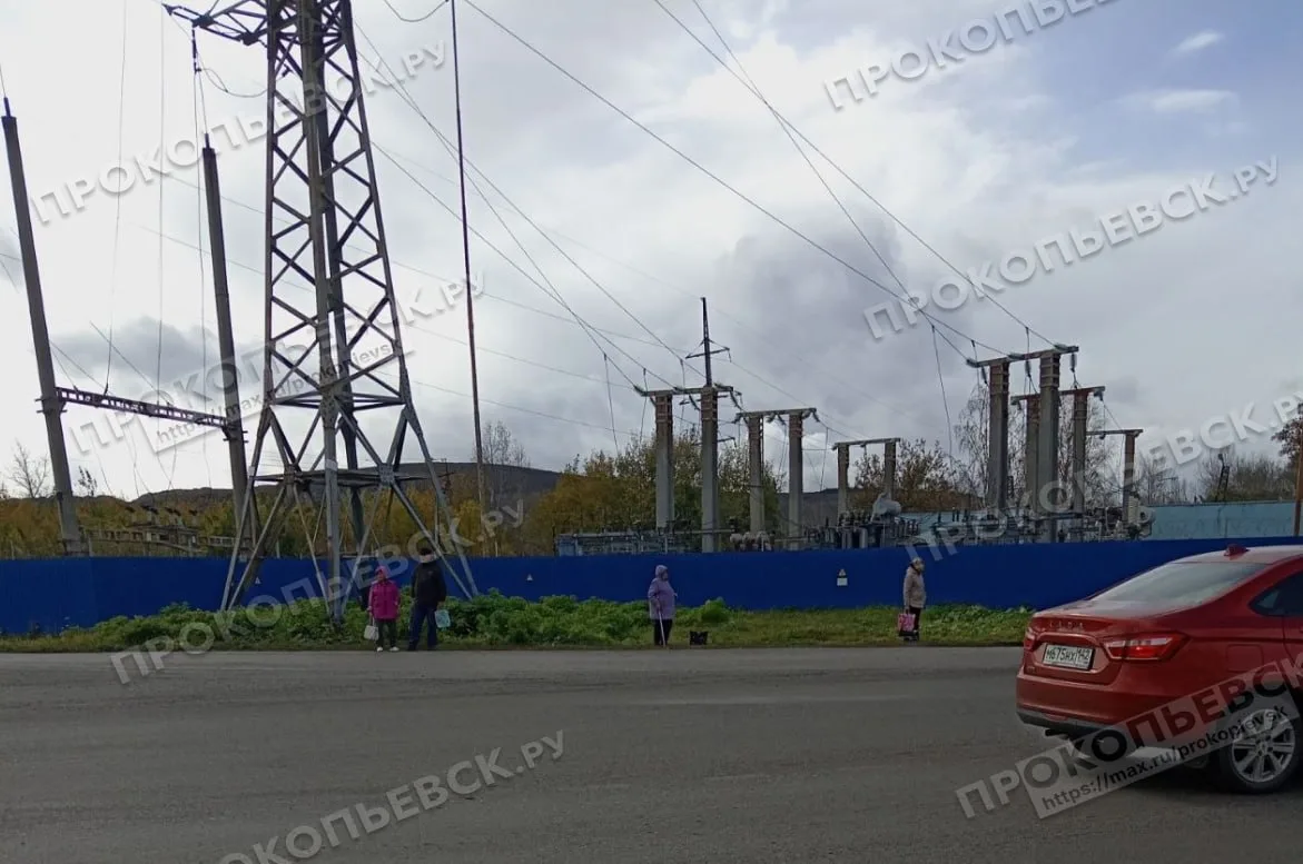 Администрация, поставьте, пожалуйста, остановочный павильон на остановке Молодежная в с...