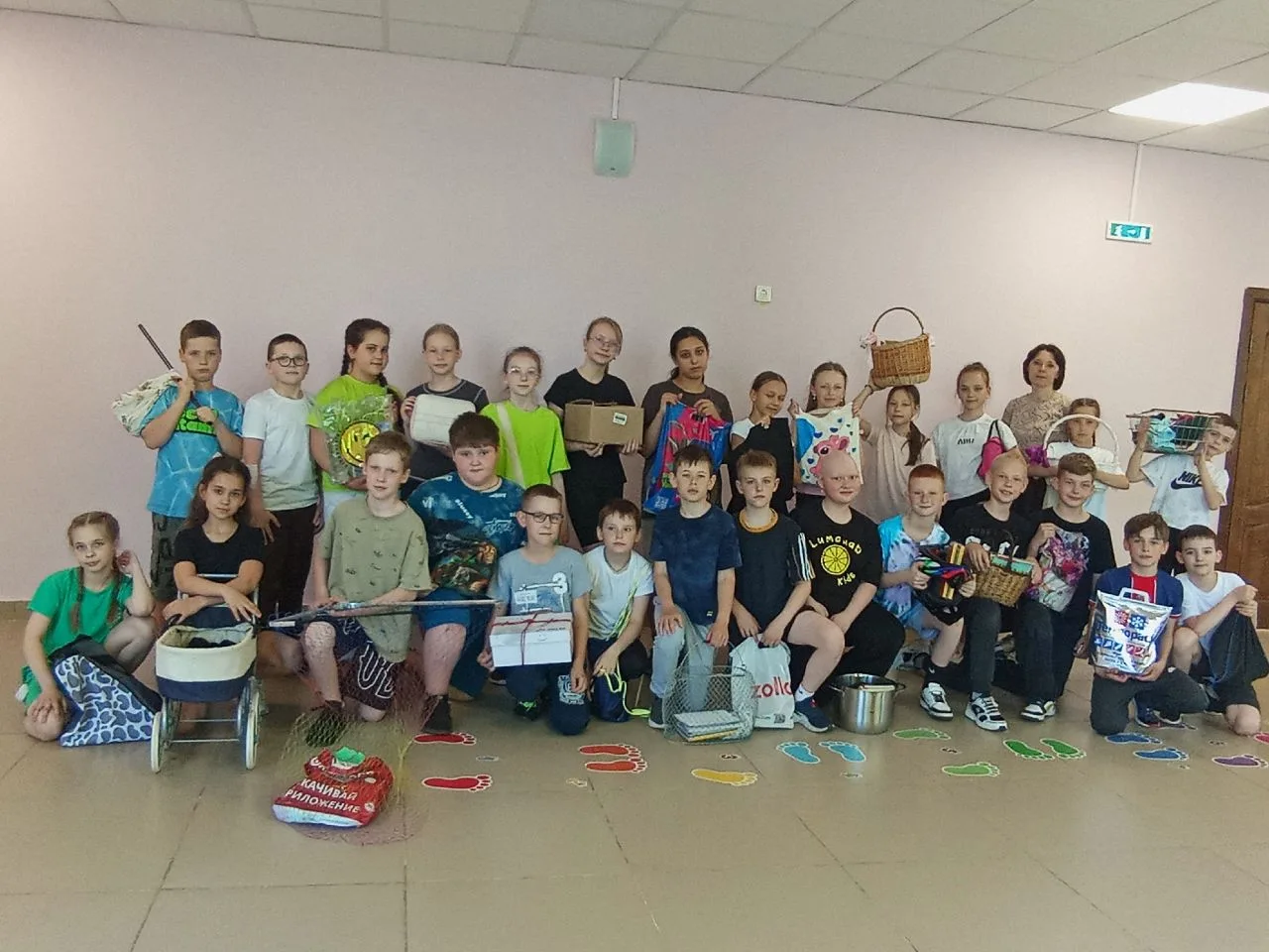 🎨 РАЗНОЦВЕТНАЯ неделя в школе!   📚 Когда пройдена вся программа, написаны контрольные, и всё вокруг 
