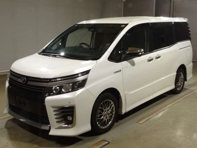 🇯🇵 Toyota Voxy (Правый руль, Япония)